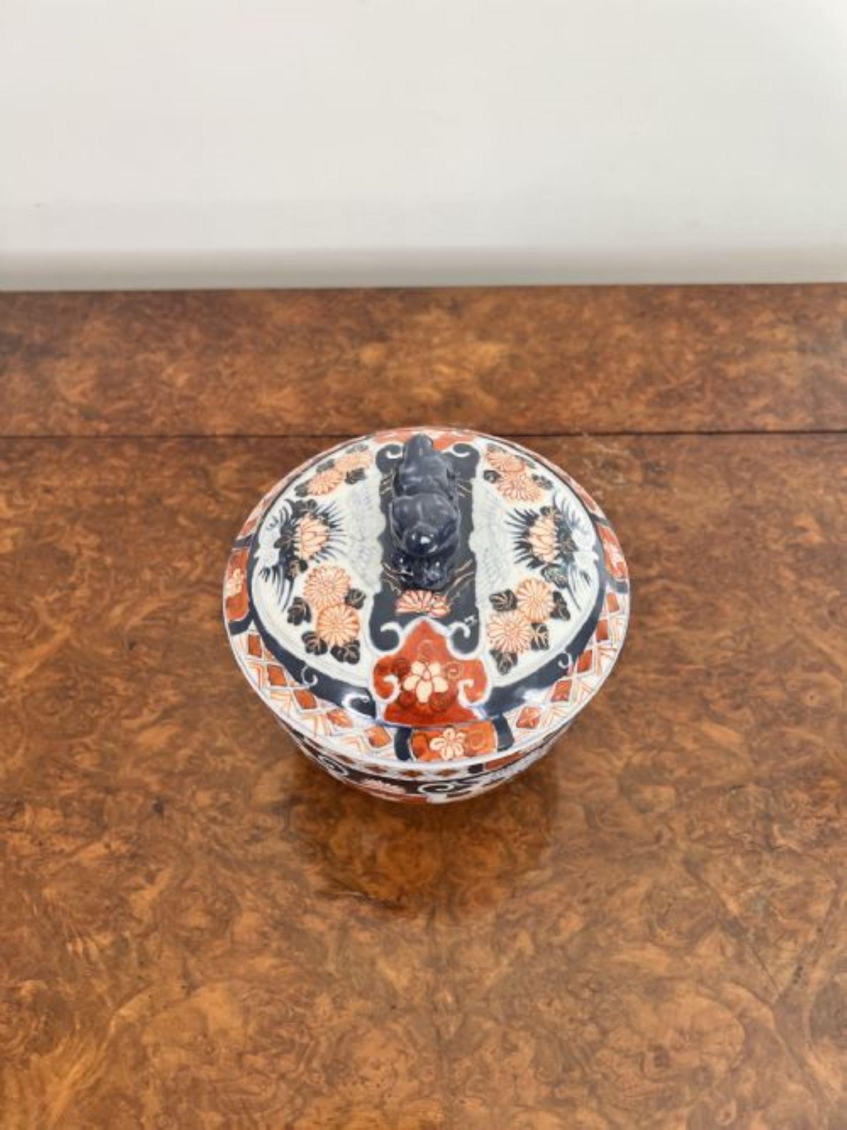 Quality antique Japanese imari lidded jar For Sale 1