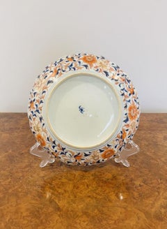 Quality antique Japanese Imari plate with a scalloped shaped edge