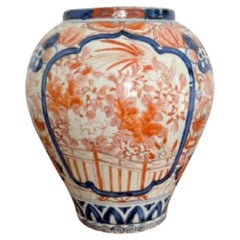 Quality antique Japanese imari vase
