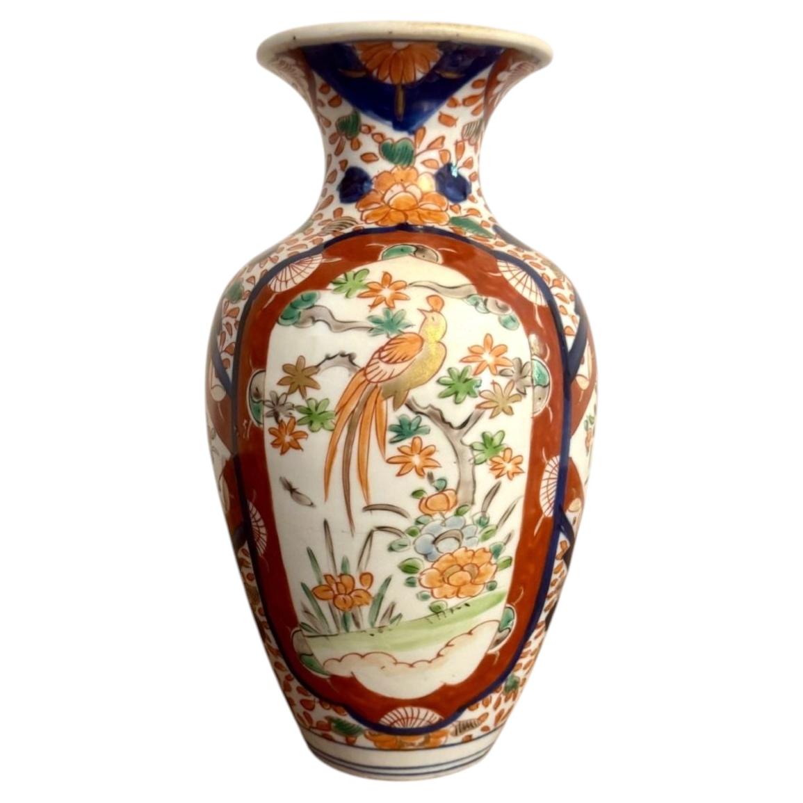 Quality antique Japanese imari vase