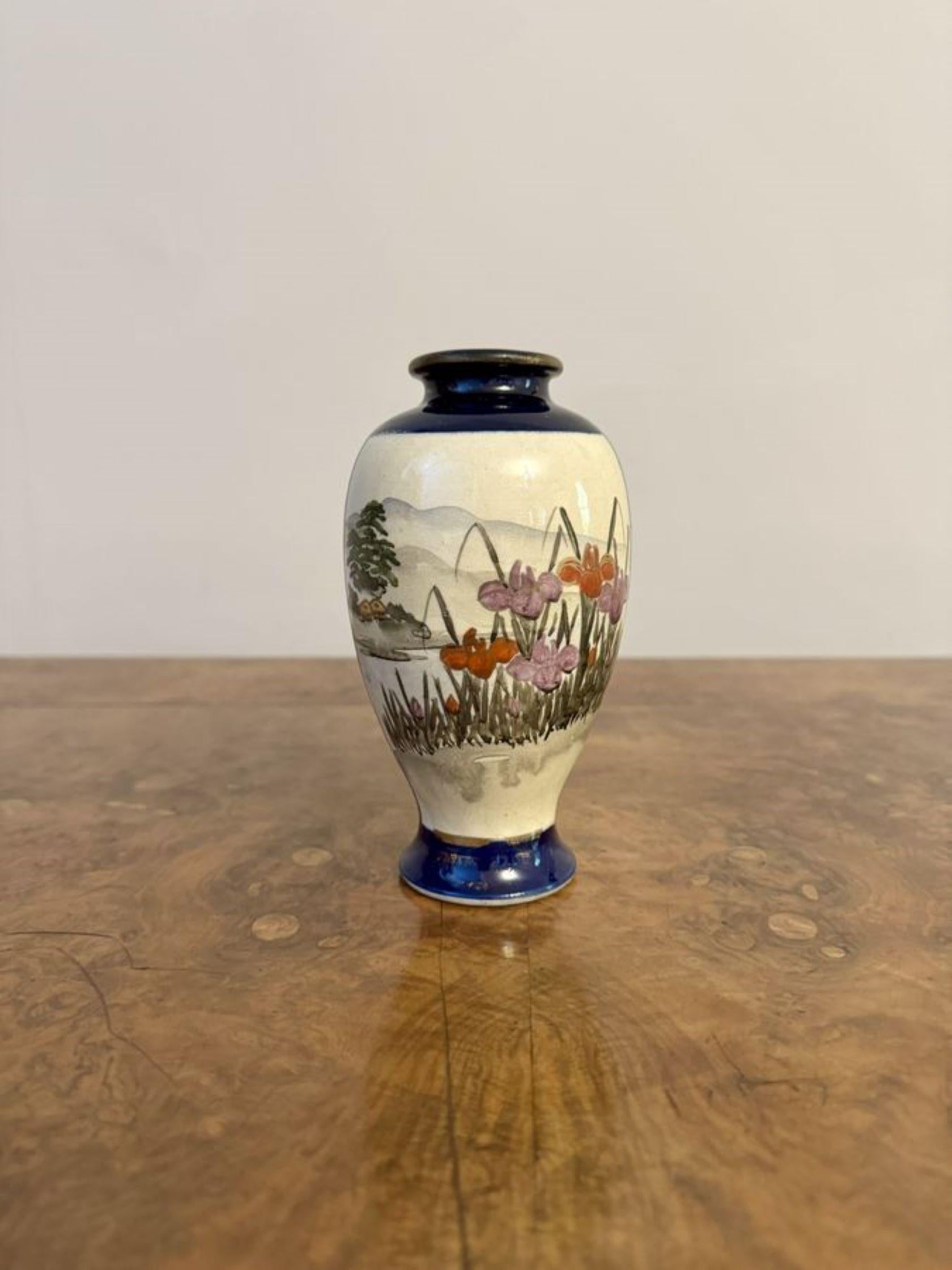 Ceramica Antico vaso giapponese di qualità a forma di balaustro di Satsuma in vendita