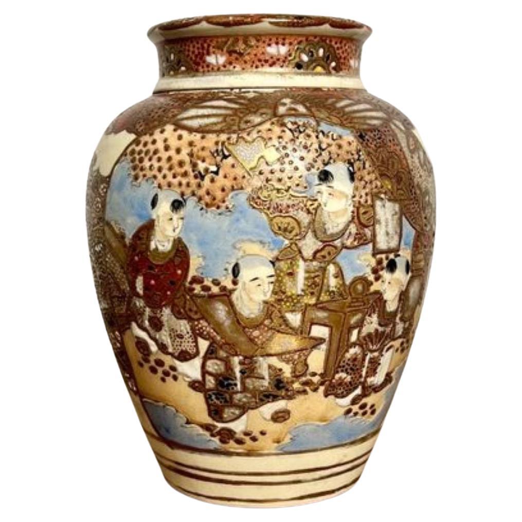 Antico vaso di zenzero giapponese Satsuma e coperchio di qualità in vendita