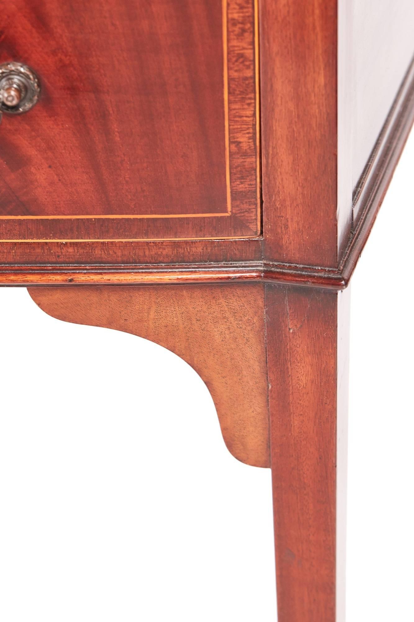 Quality Antique Mahogany Bow Front Inlaid Side / Writing Table For Sale 3