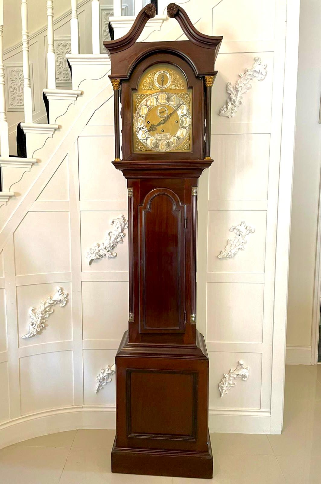 Horloge de grand-père de huit jours en acajou ancien de qualité sur huit cloches en vente 8