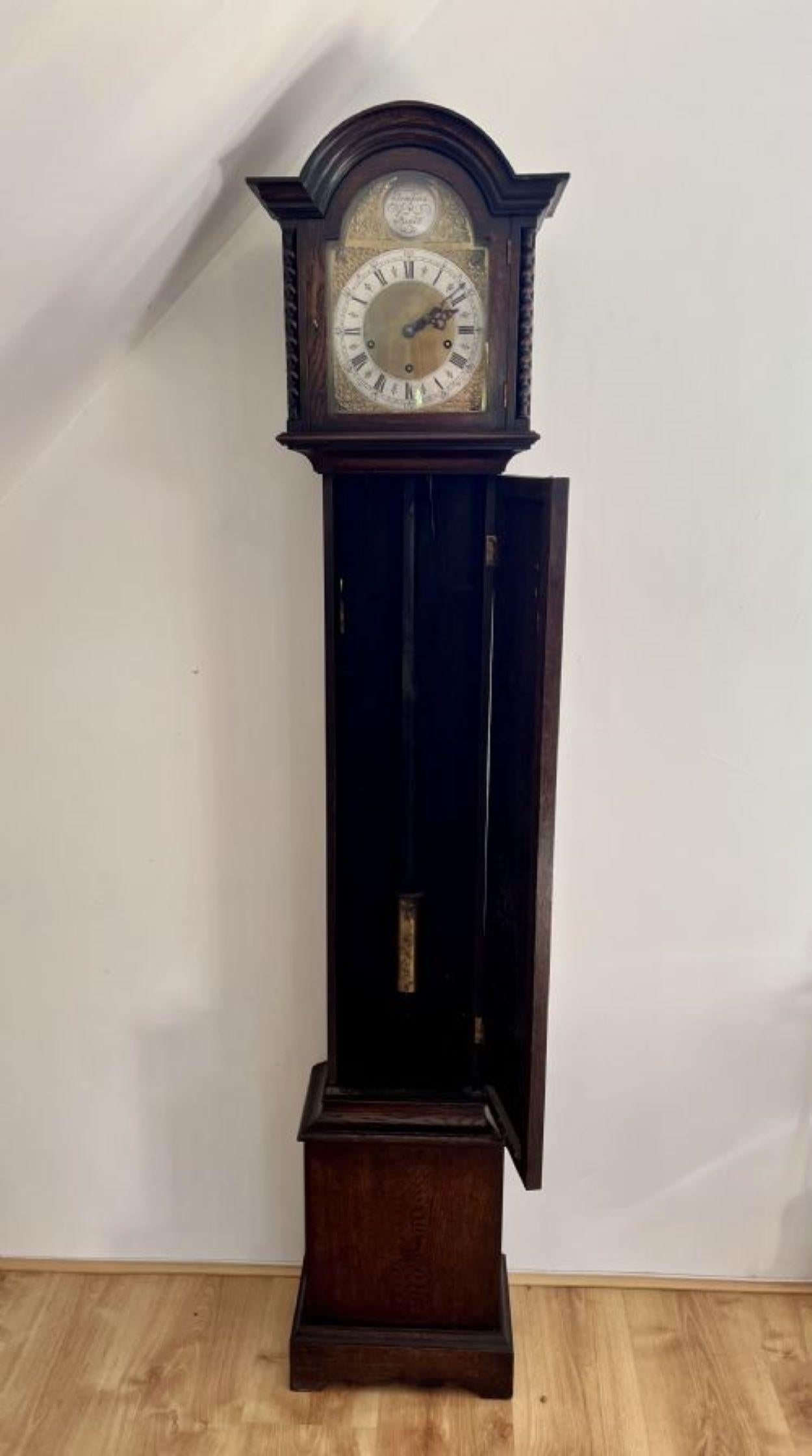 Antike Acht-Tage-Grandmother-Uhr aus Eiche in Qualität (20. Jahrhundert)