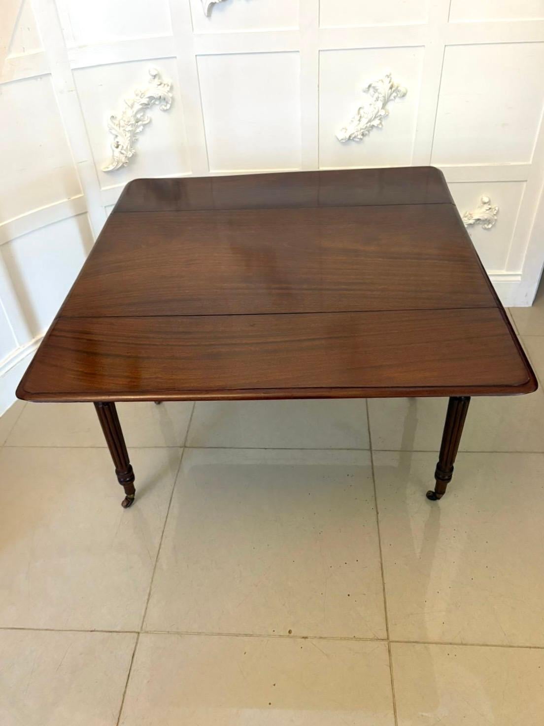Quality Antique Regency Mahogany Drop-Leaf Pembroke Table Bon état - En vente à Suffolk, GB