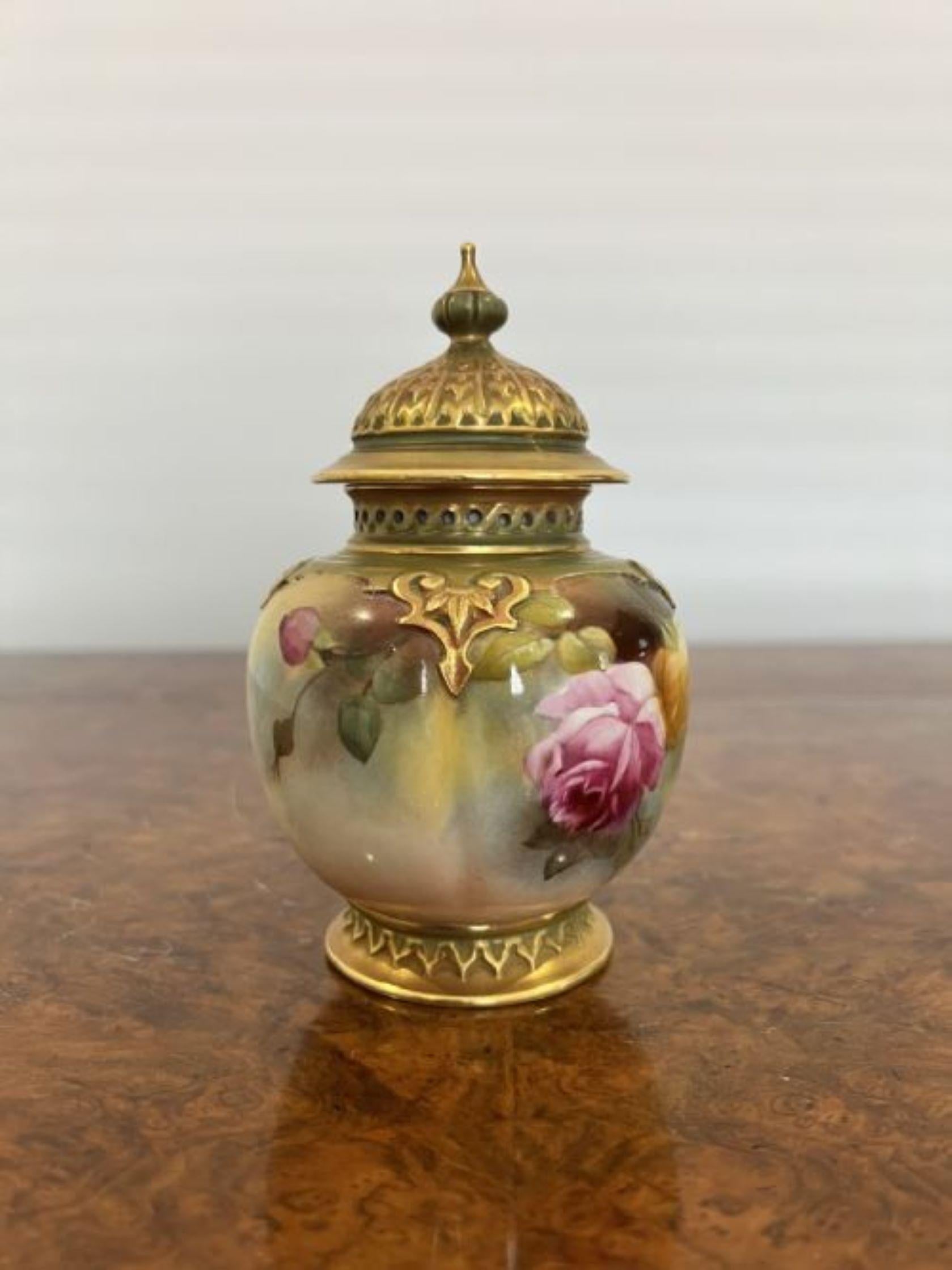 20th Century Quality antique Royal Worcester vase and cover