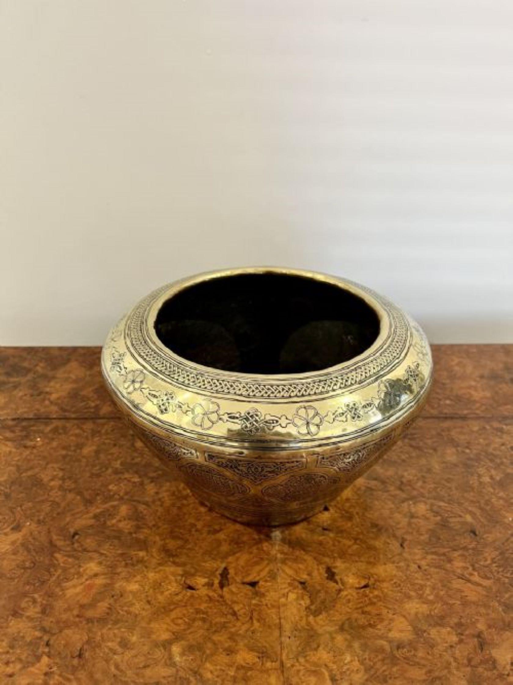 Quality antique Victorian brass jardiniere In Good Condition For Sale In Ipswich, GB
