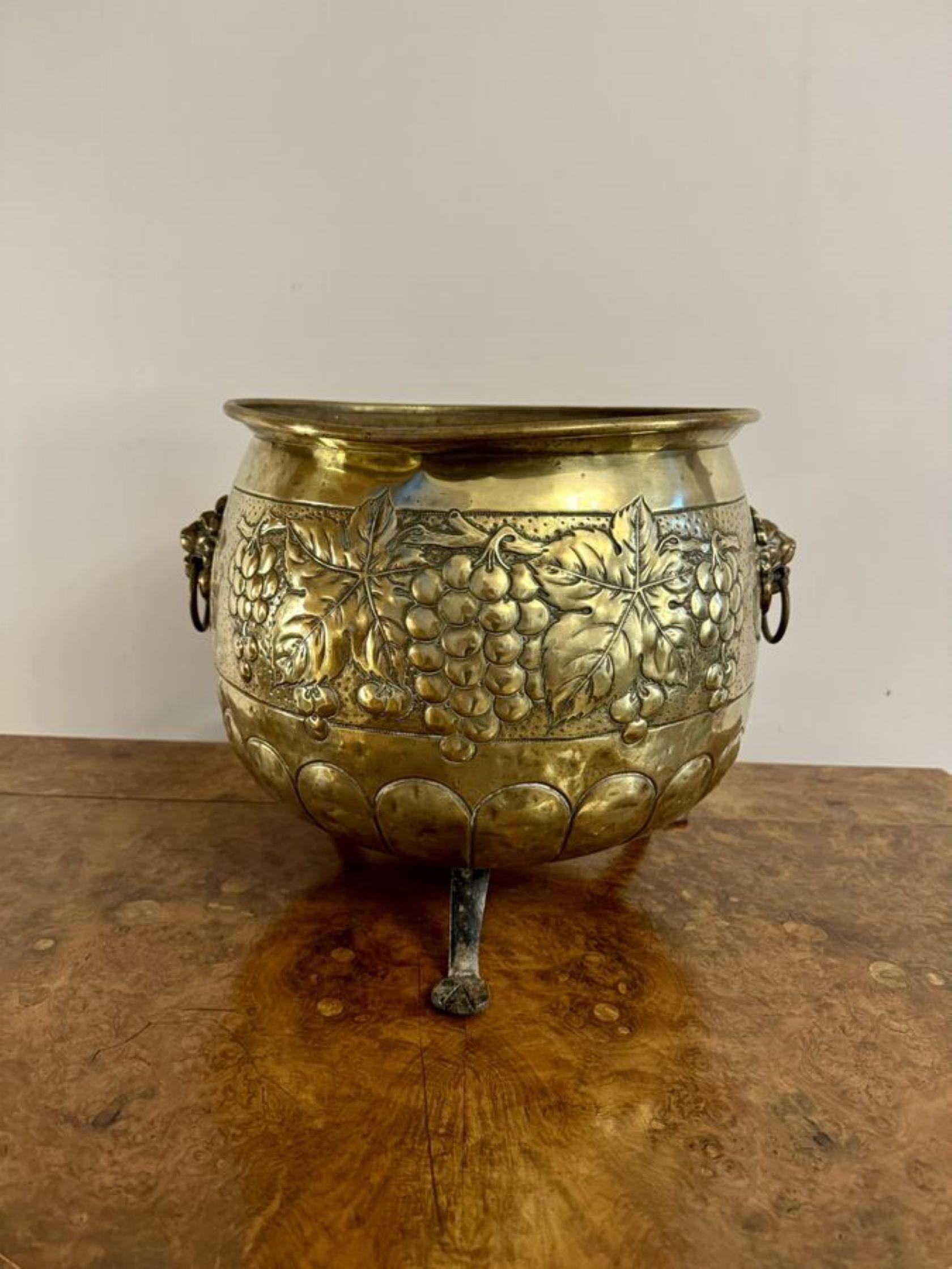 XIXe siècle Jardinière victorienne ancienne de qualité en vente
