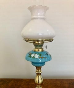 Quality antique Victorian brass oil lamp