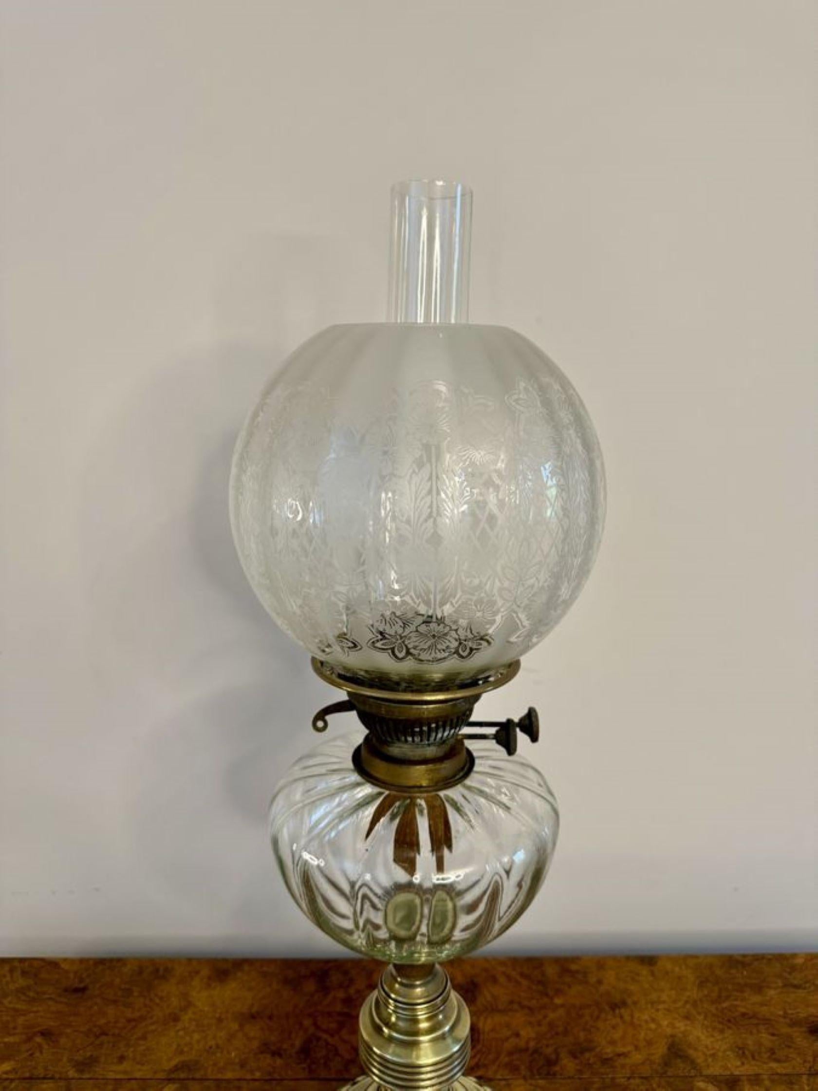 Quality antique Victorian brass oil lamp  In Good Condition For Sale In Ipswich, GB