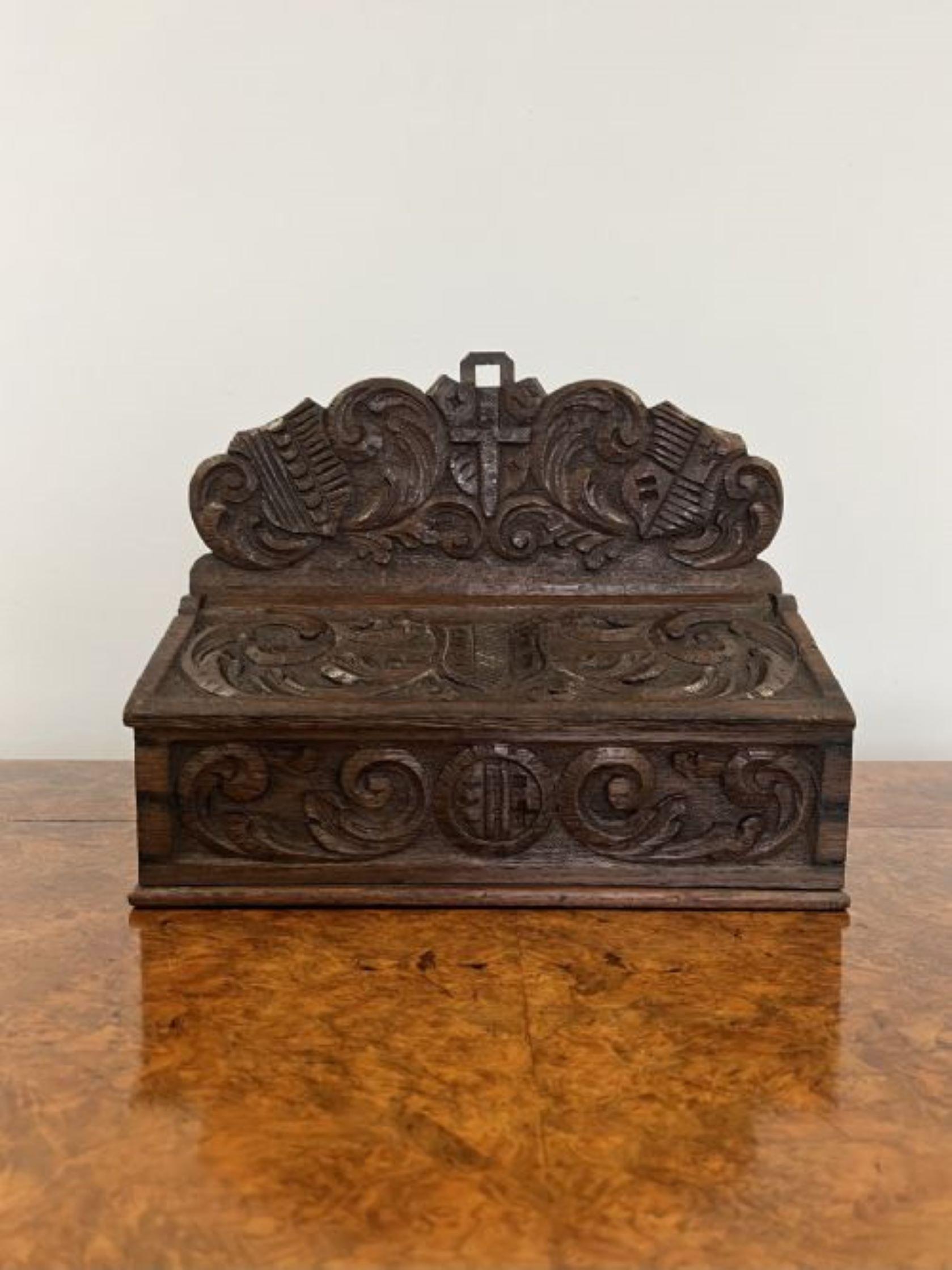 Quality antique Victorian carved oak candle box In Good Condition For Sale In Ipswich, GB