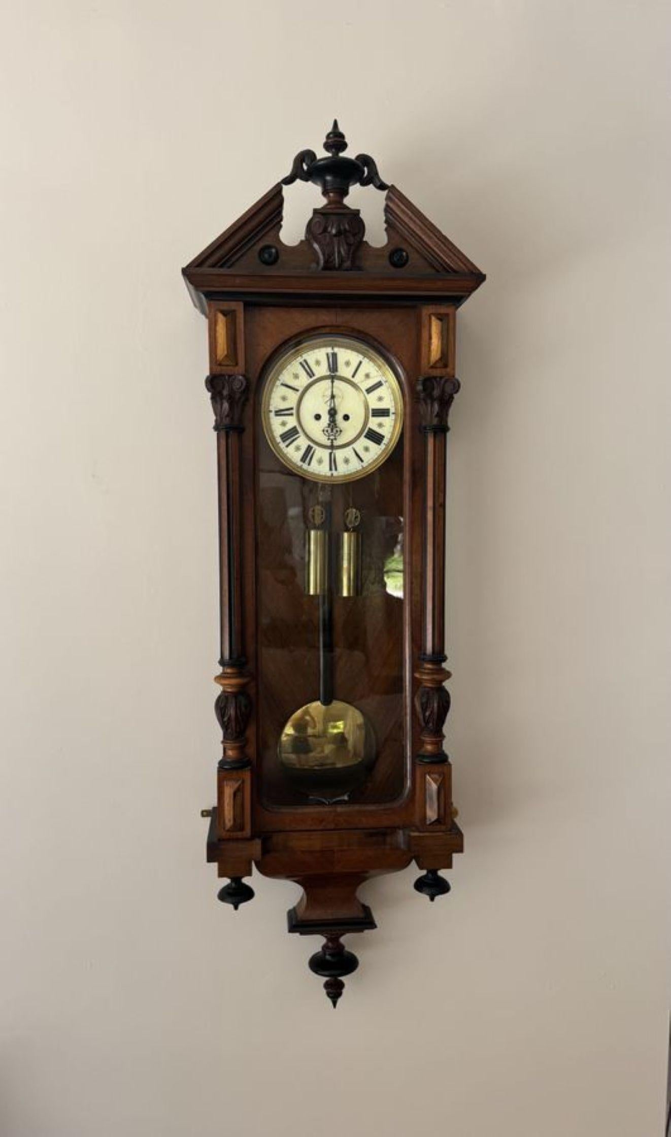 Qualität antiken viktorianischen geschnitzt Nussbaum Wien Doppelgewicht Wanduhr im Zustand „Gut“ im Angebot in Ipswich, GB
