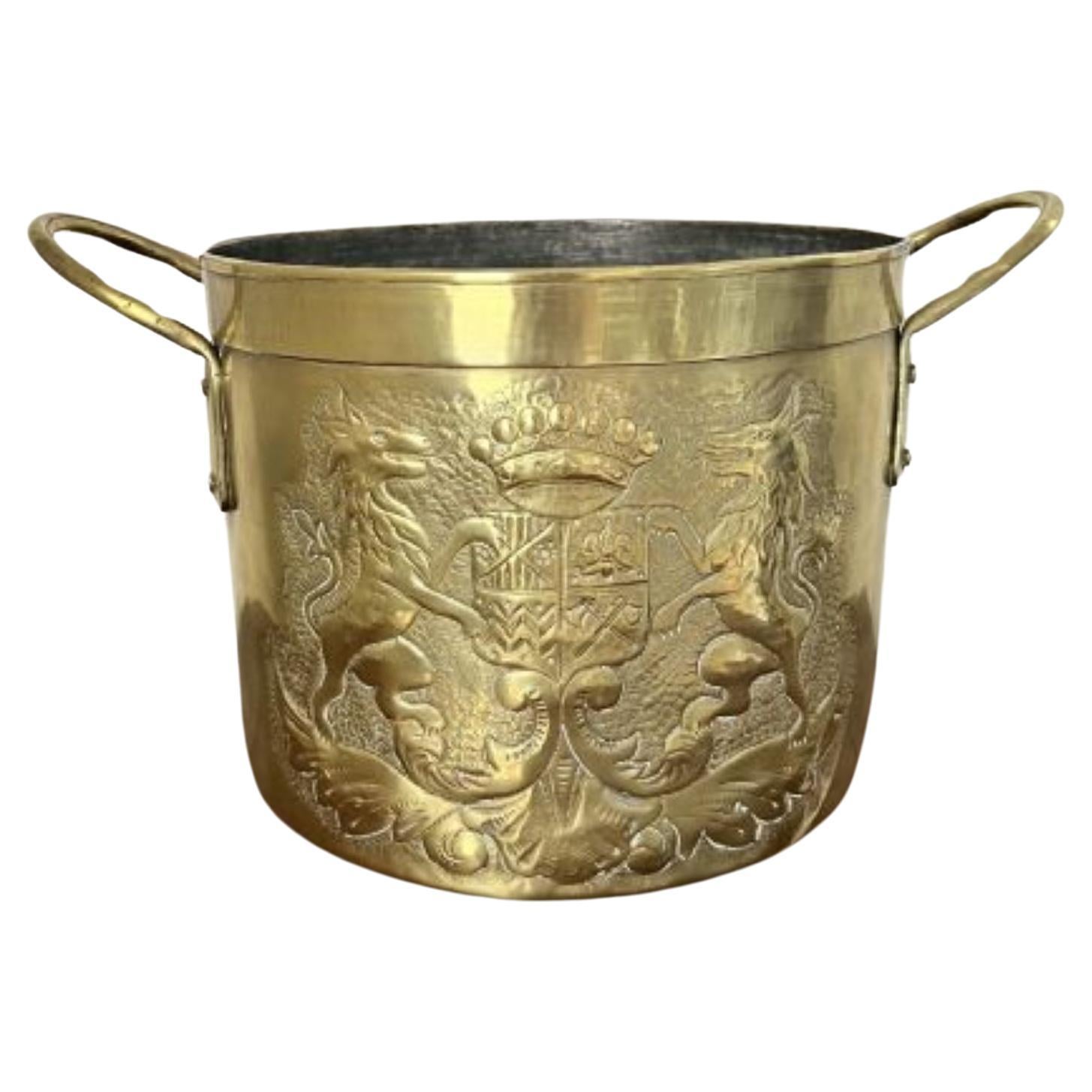 Quality antique Victorian circular brass coal bucket  For Sale