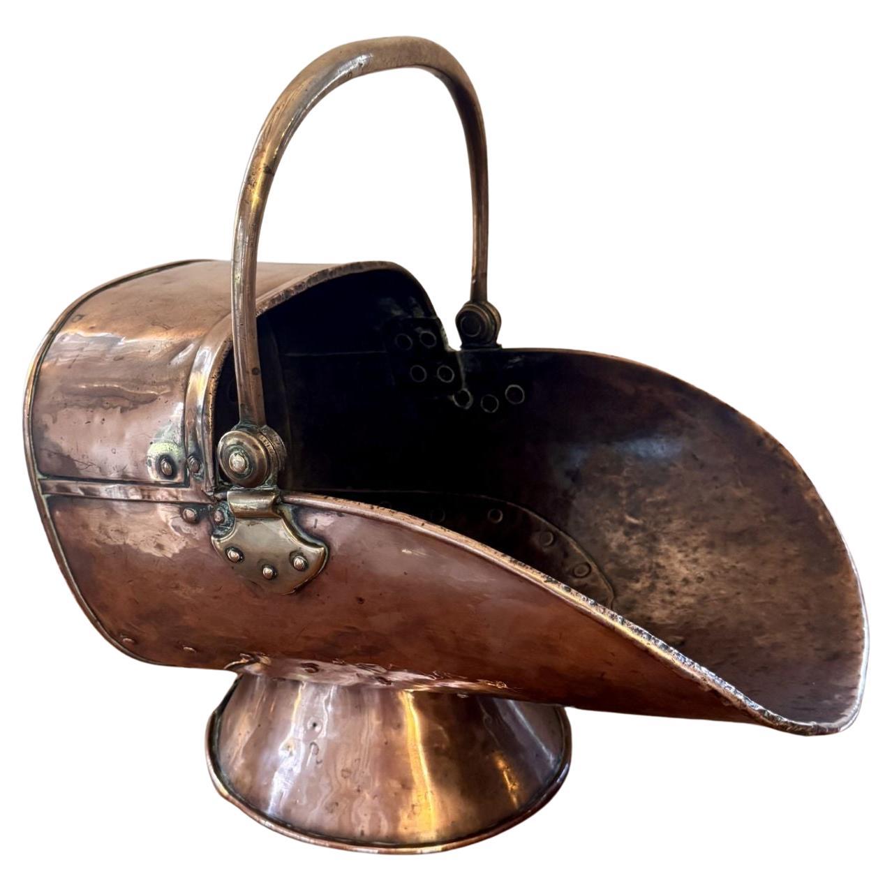 Quality antique Victorian copper coal scuttle For Sale