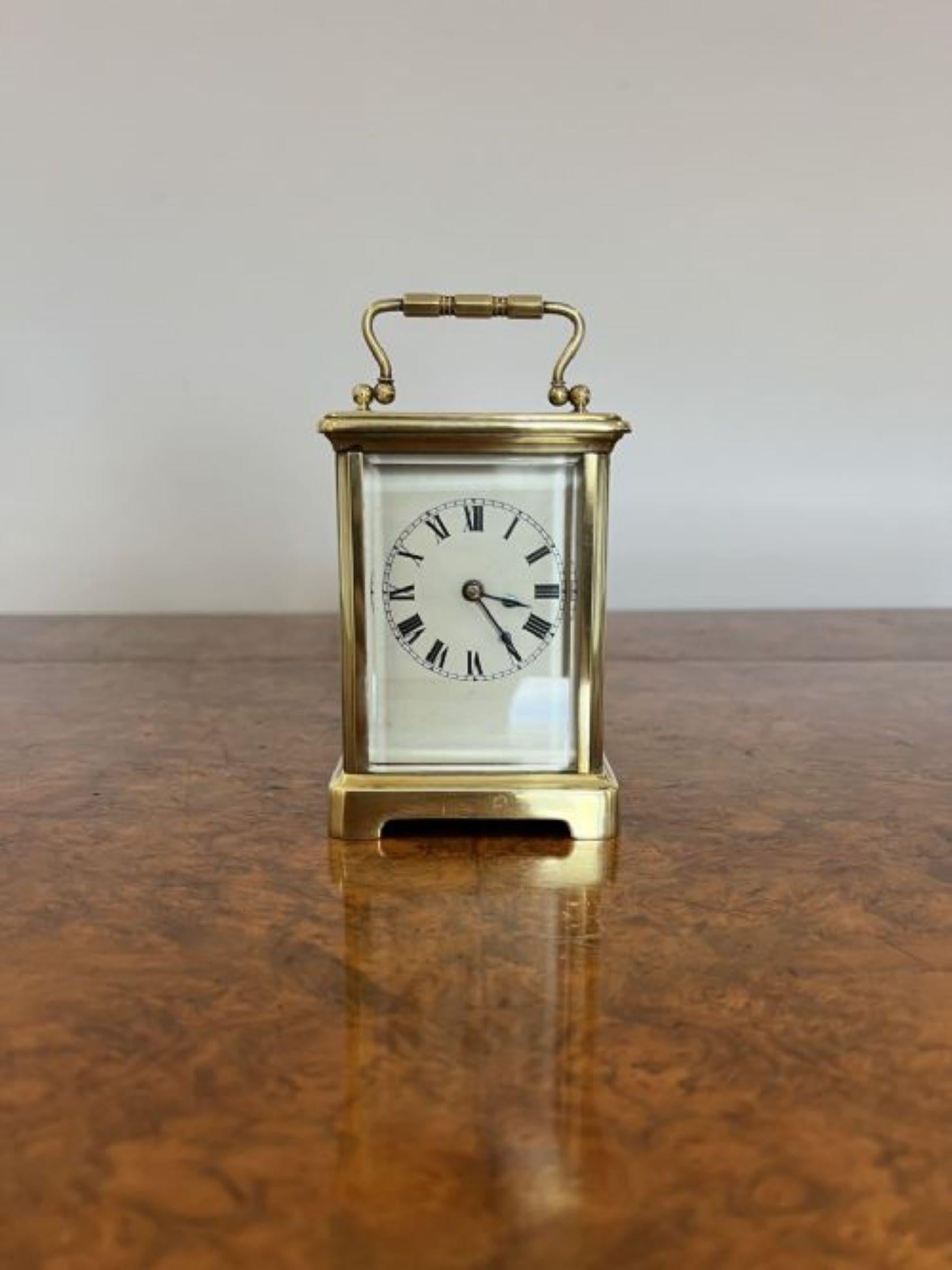 Français Horloge victorienne française ancienne à chariot en laiton de qualité en vente