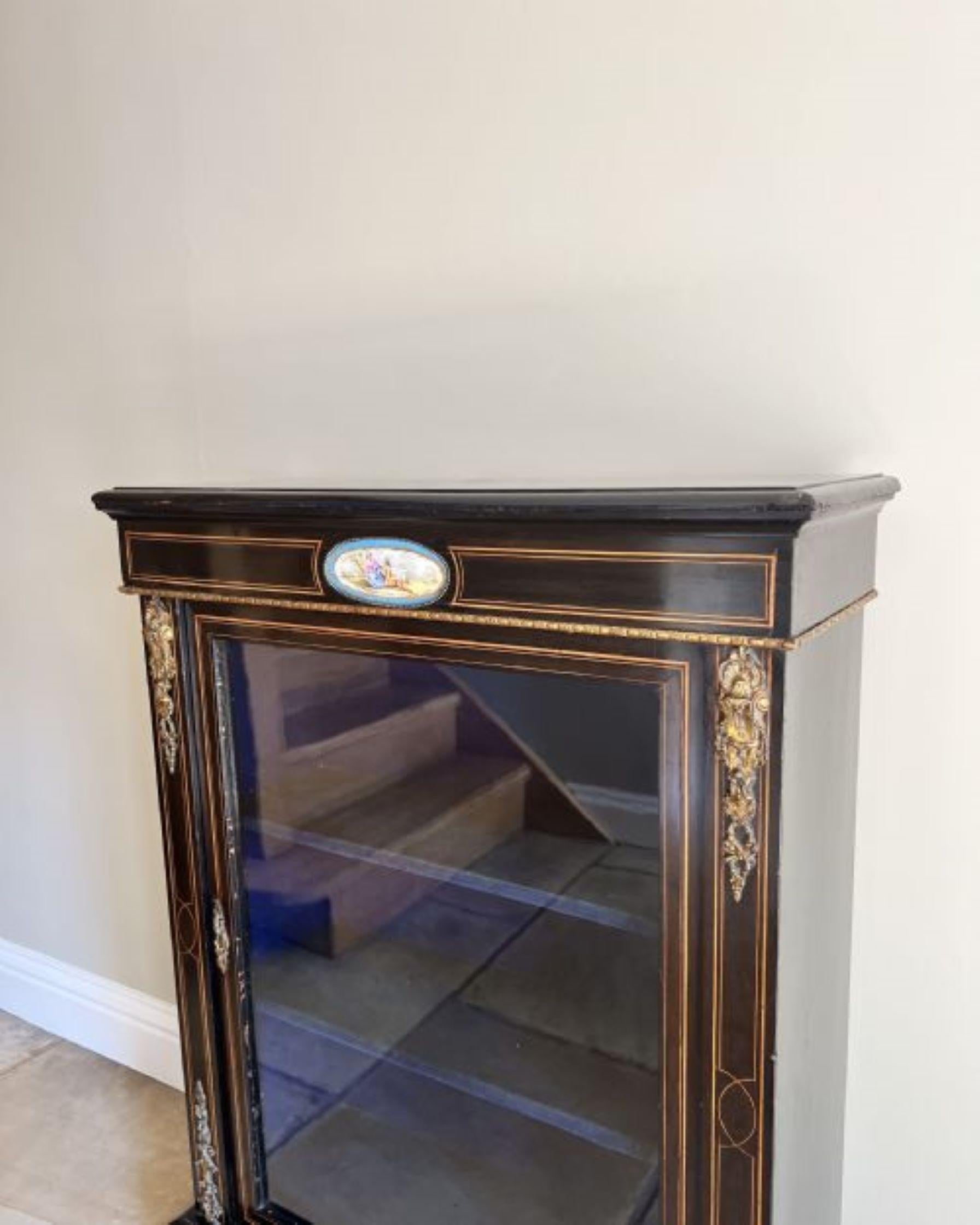 Quality Antique Victorian French display cabinet For Sale 1