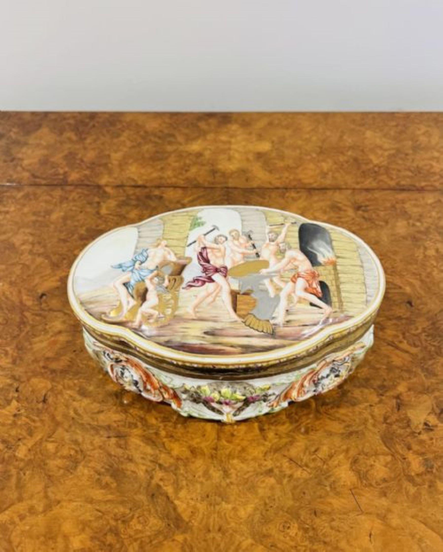 Quality antique Victorian Italian Capodimonte porcelain table casket  In Good Condition For Sale In Ipswich, GB