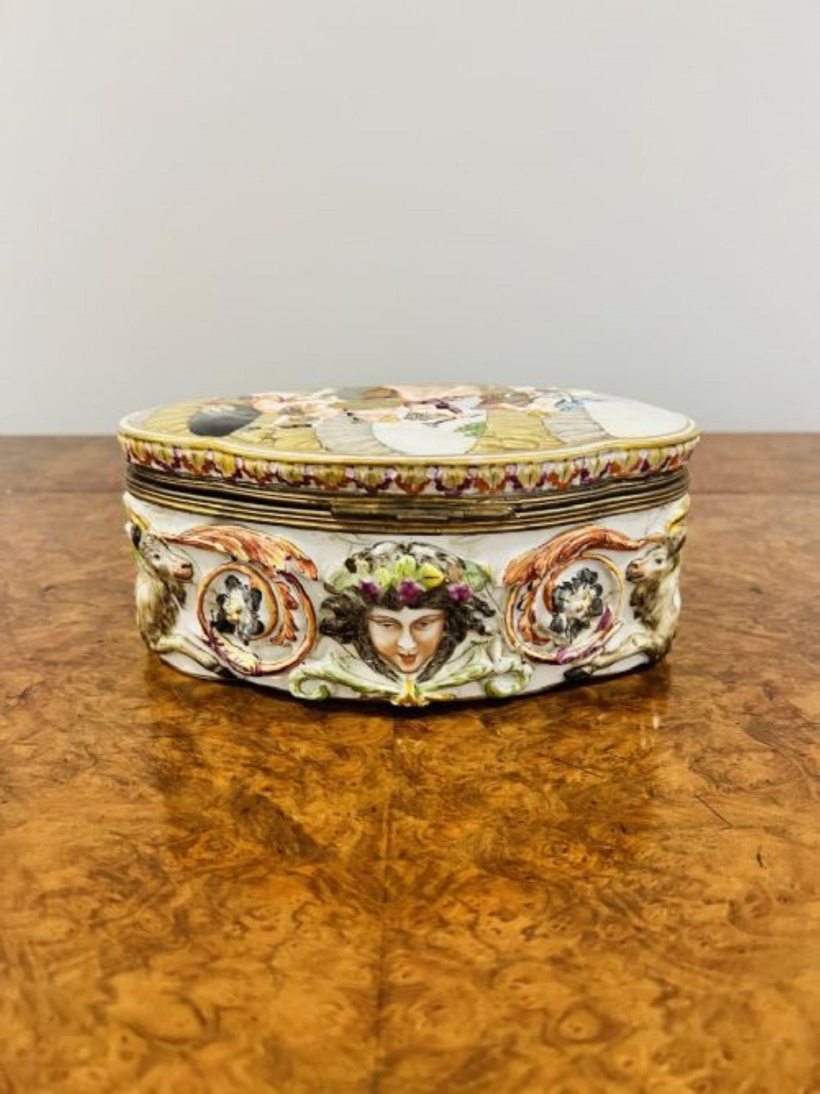 Quality antique Victorian Italian Capodimonte porcelain table casket  For Sale 2