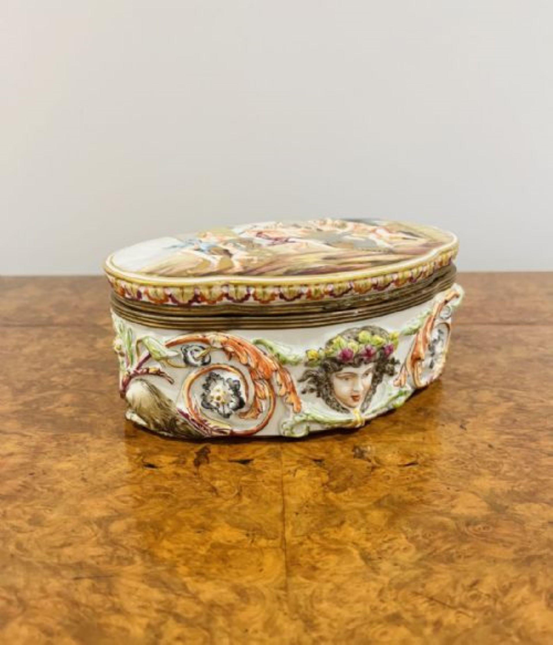 Quality antique Victorian Italian Capodimonte porcelain table casket  For Sale 3