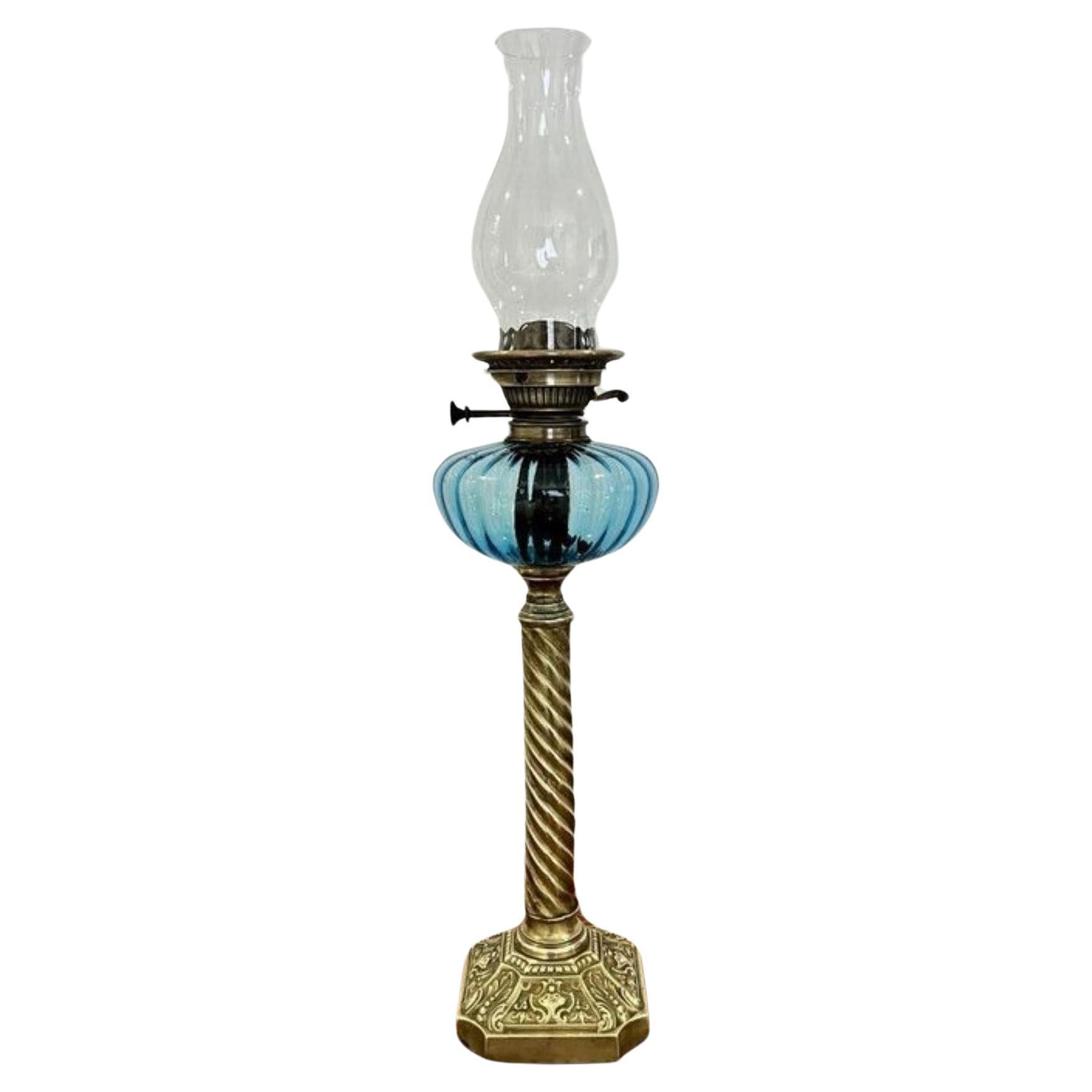 Quality antique Victorian oil lamp  For Sale