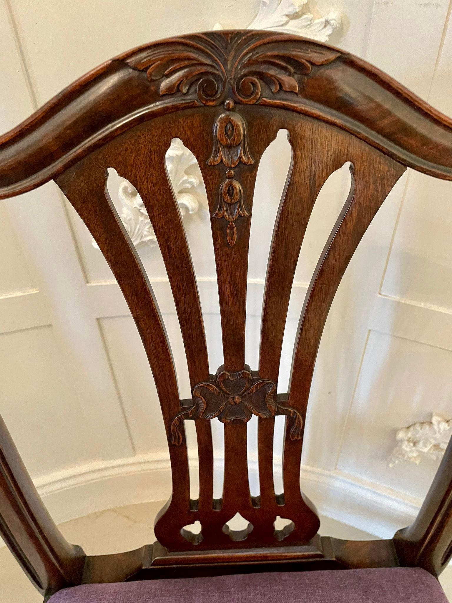 Quality Antique Victorian Set of Four Carved Mahogany Dining Chairs In Good Condition In Suffolk, GB