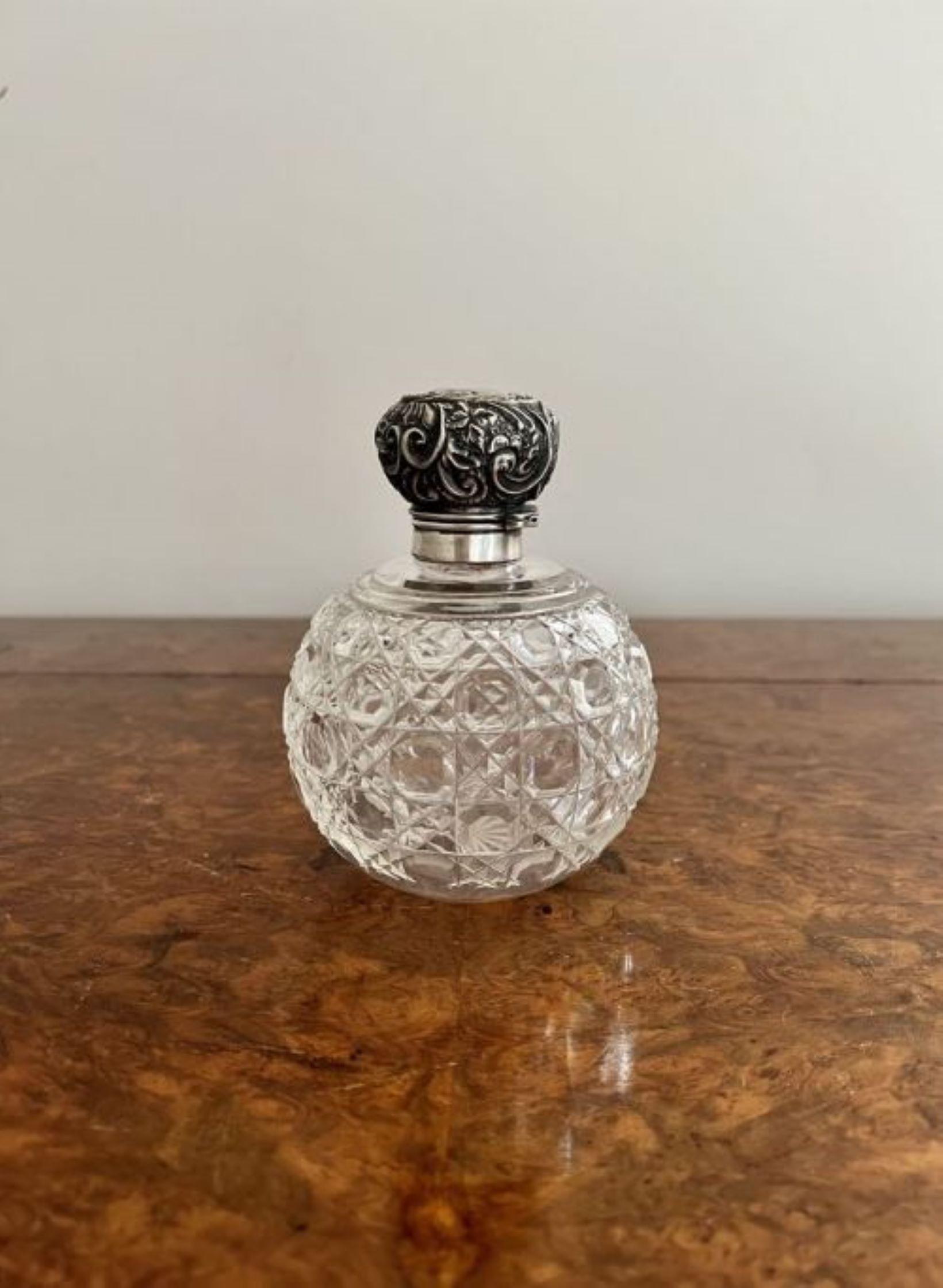 19th Century Quality antique Victorian Silver mounted scent bottle  For Sale