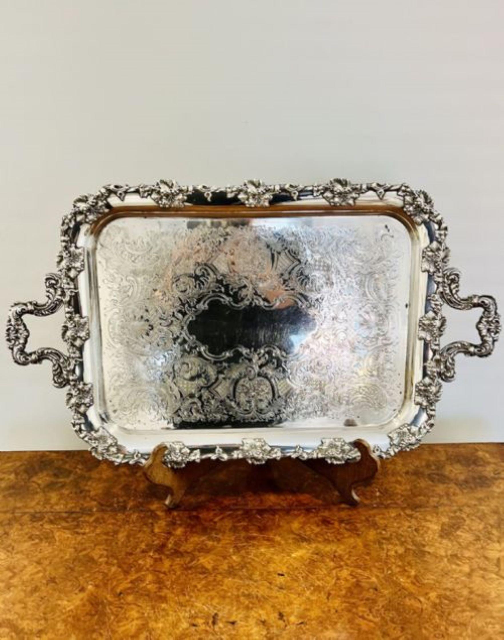 Quality antique Victorian silver plated ornate serving tray In Good Condition For Sale In Ipswich, GB