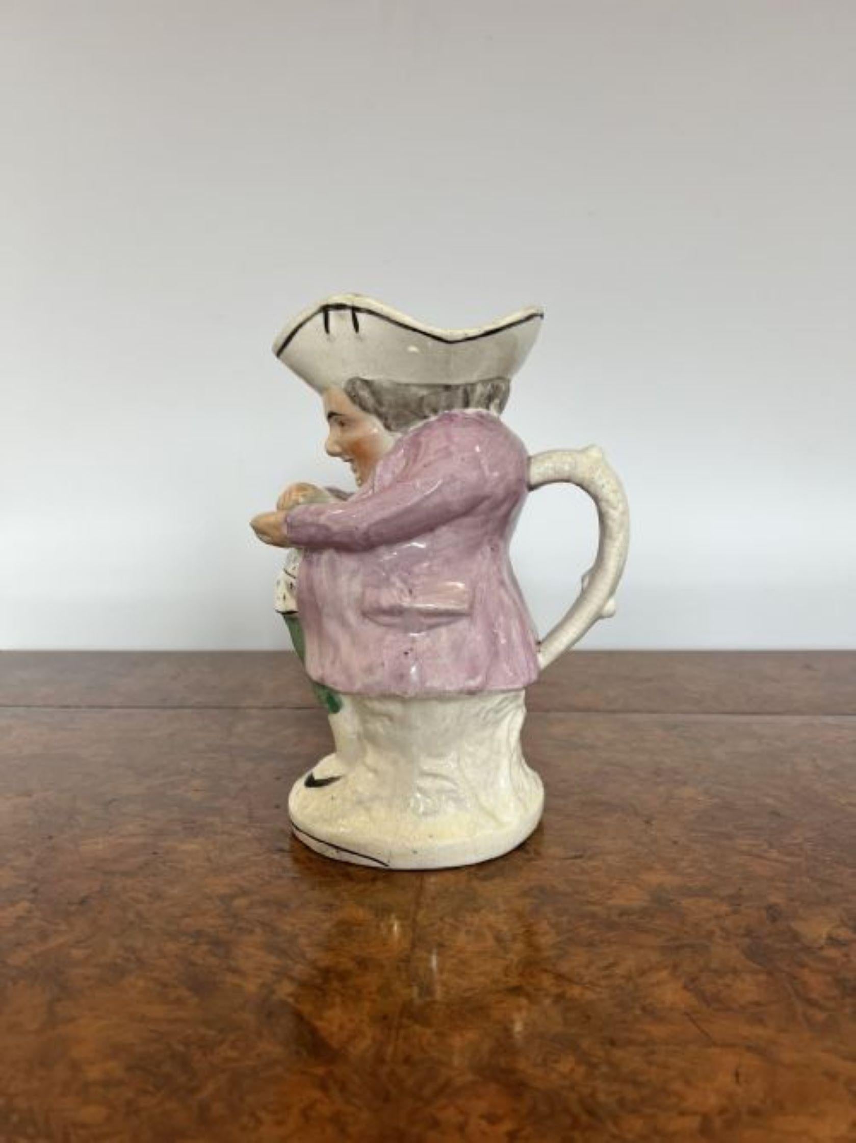 Quality Antique Victorian Staffordshire toby jug of Mr Snuff In Good Condition For Sale In Ipswich, GB