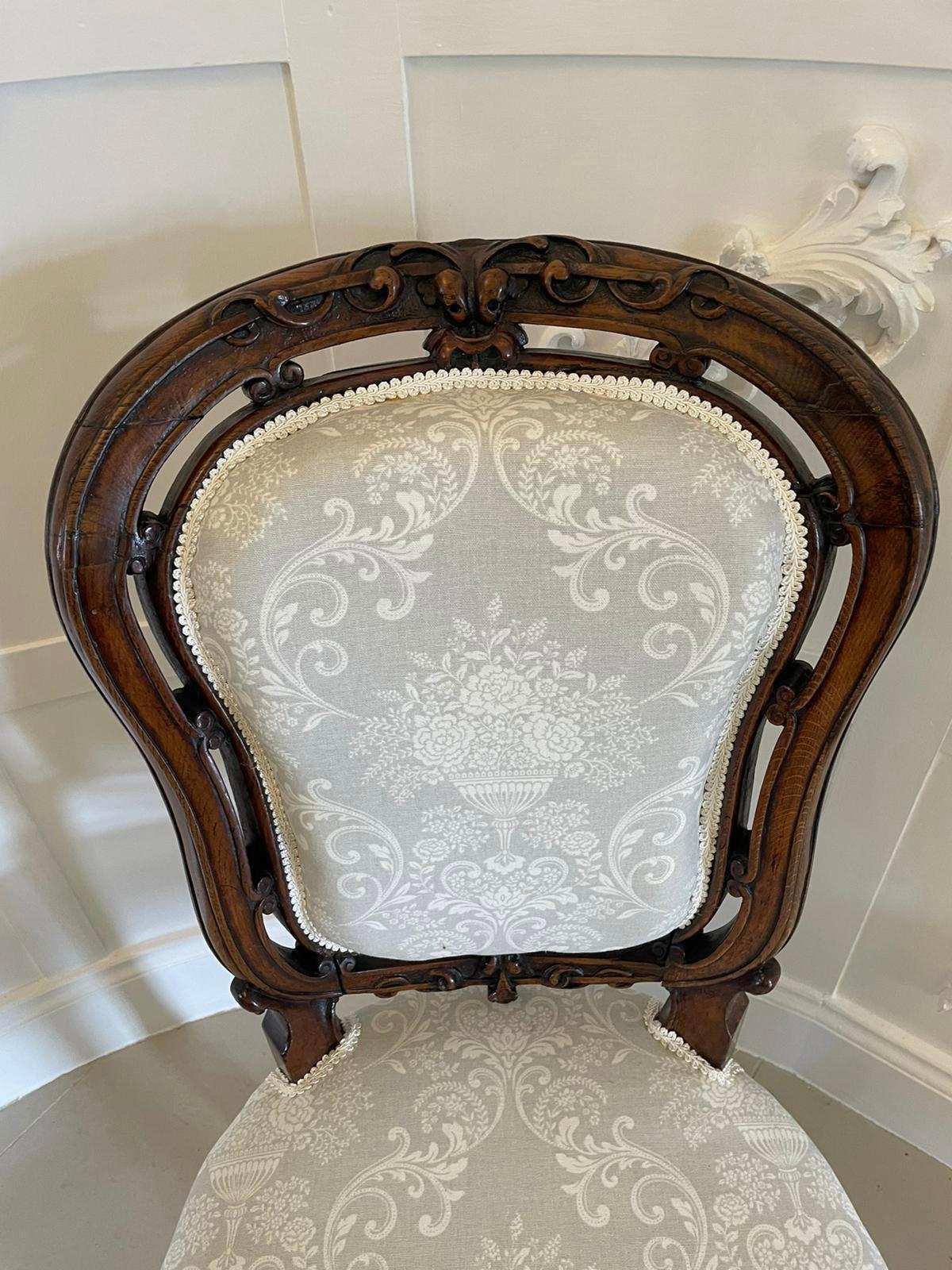 Qualität Antike Viktorianische Nussbaum geschnitzt Side Chair im Angebot 3