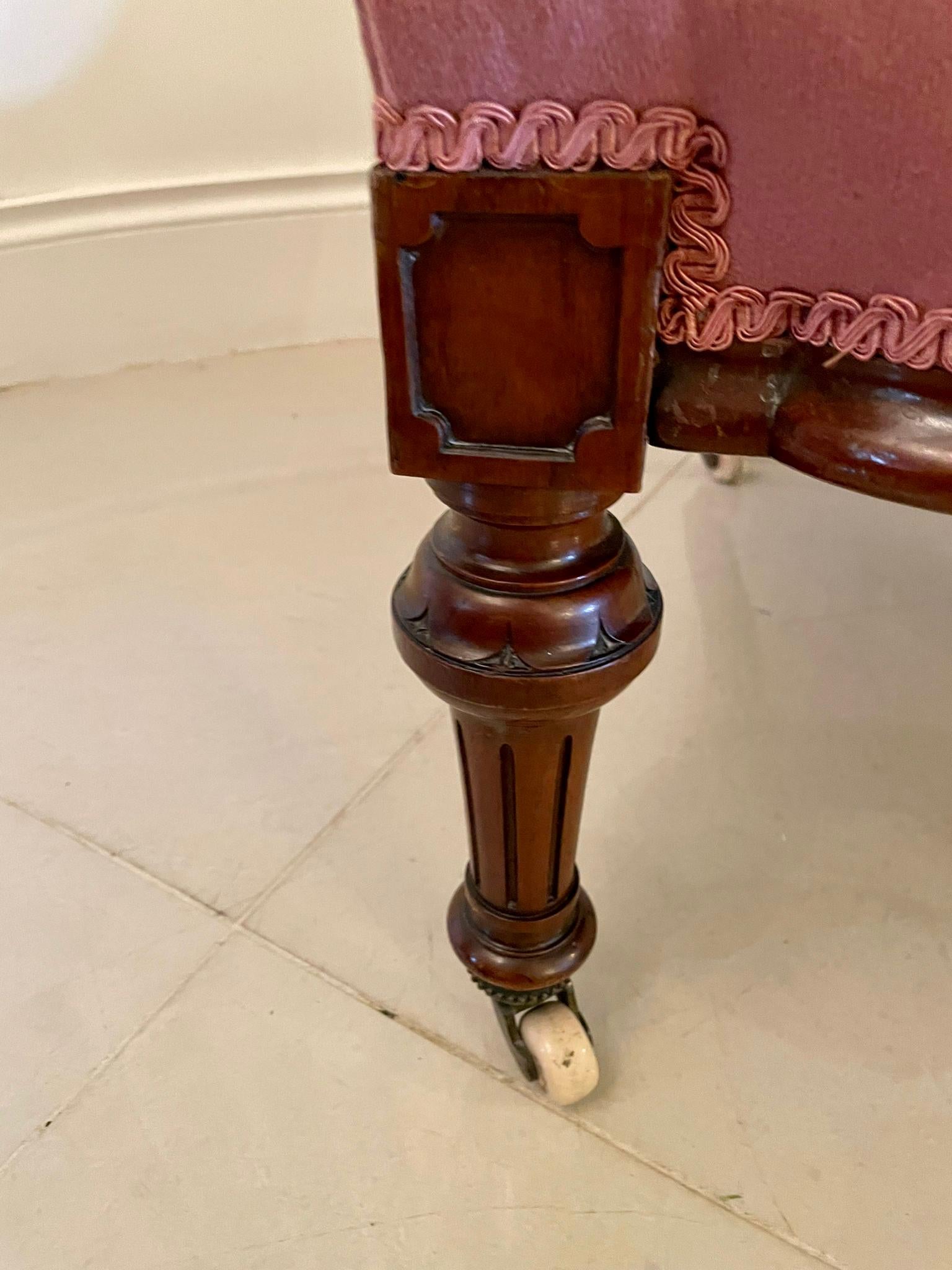 Victorien Chaise de dame en noyer de qualité, ancienne et victorienne en vente
