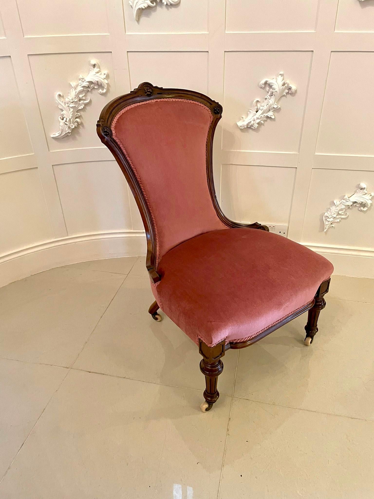 XIXe siècle Chaise de dame en noyer de qualité, ancienne et victorienne en vente