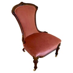 Sedia da donna in legno di noce antico di qualità
