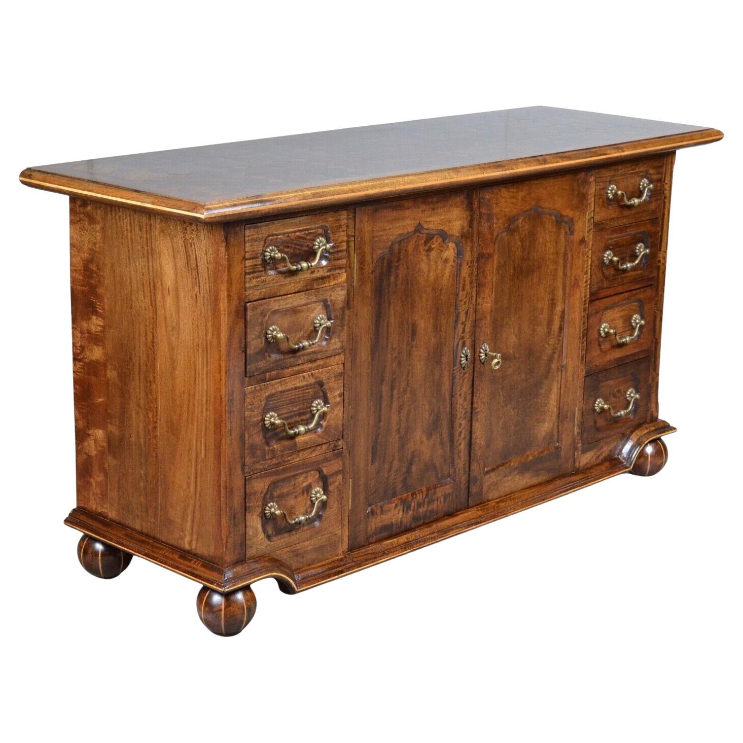 Antikes Sideboard aus Hartholz mit Intarsien aus Nussbaumparkett in hochwertiger Qualität /Table&Ch verfügbar