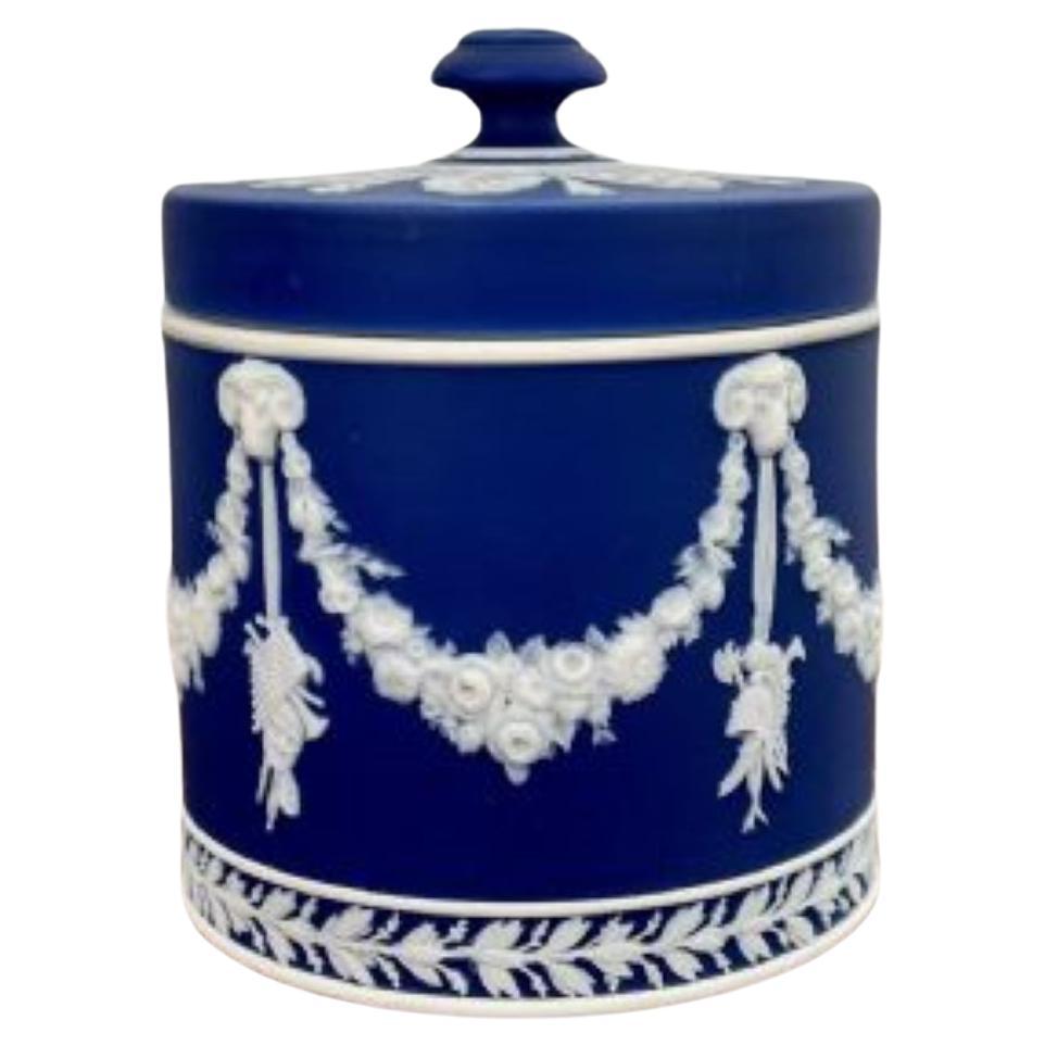 Quality antique Wedgwood jar and cover 