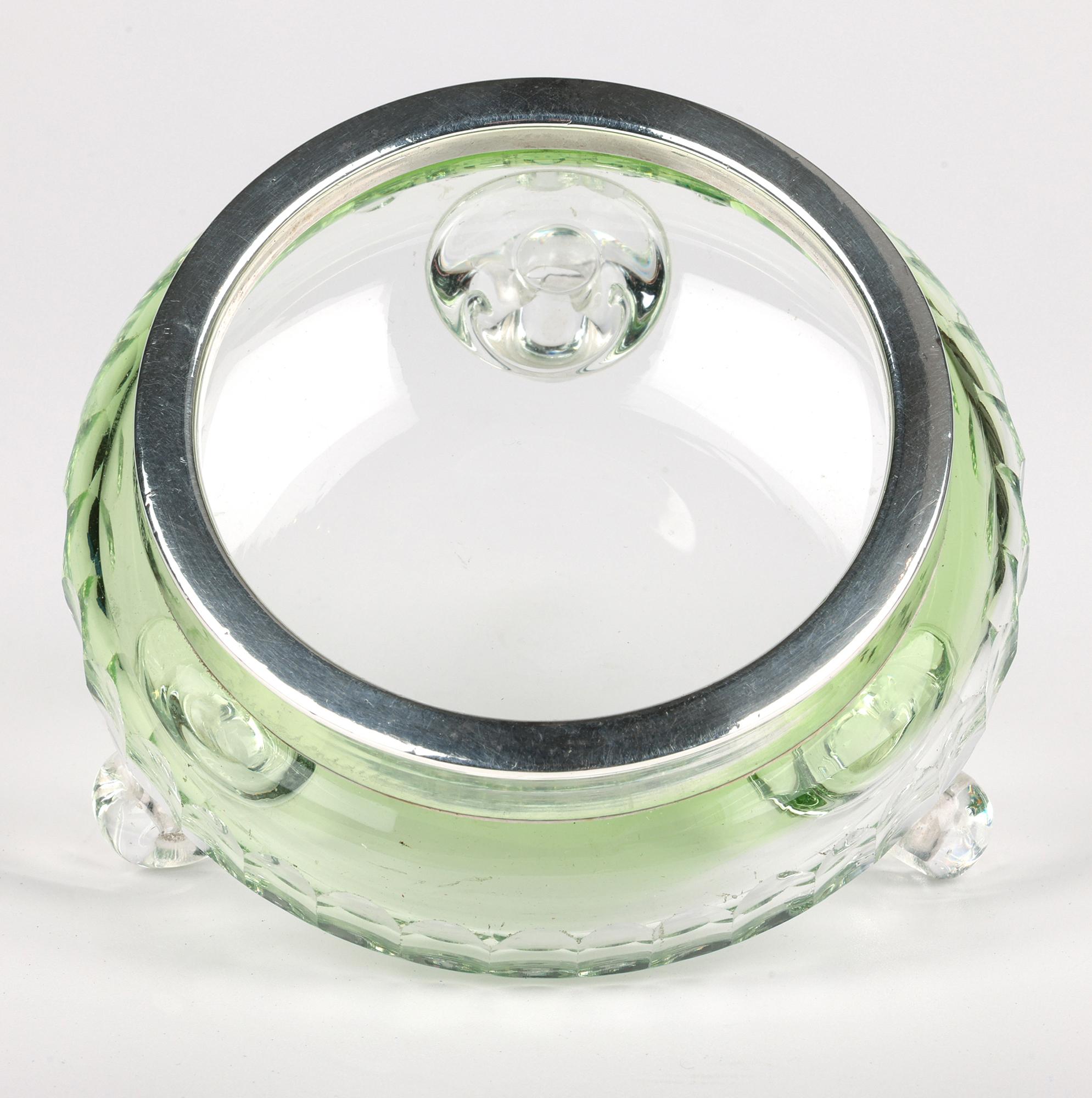 Cuenco inglés Art Nouveau de calidad con pie de cristal tintado montado en plata en venta 4
