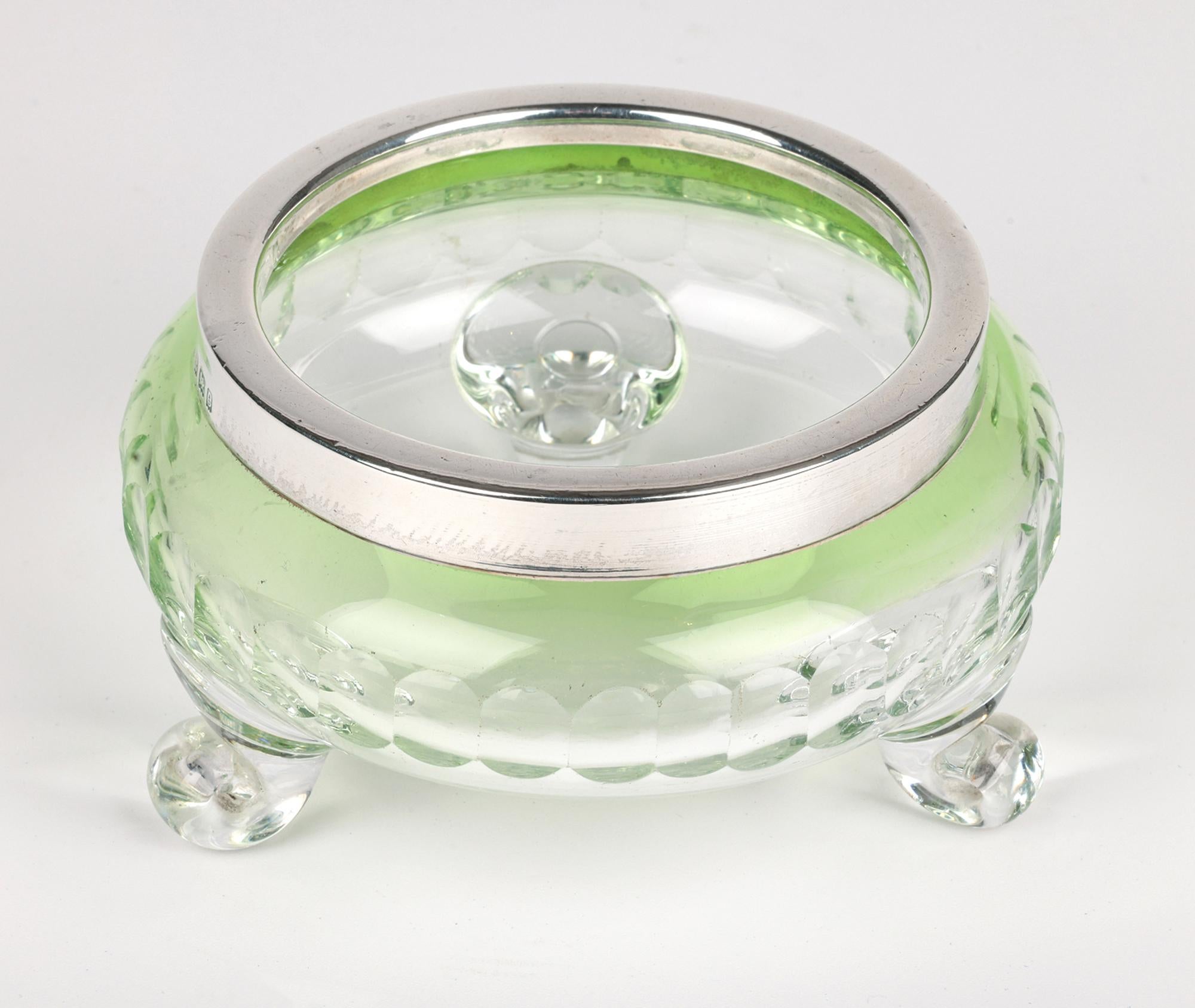 Cuenco inglés Art Nouveau de calidad con pie de cristal tintado montado en plata en venta 7