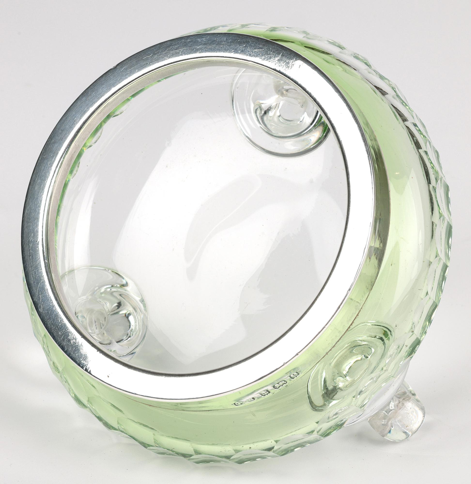 Cuenco inglés Art Nouveau de calidad con pie de cristal tintado montado en plata Silver en venta
