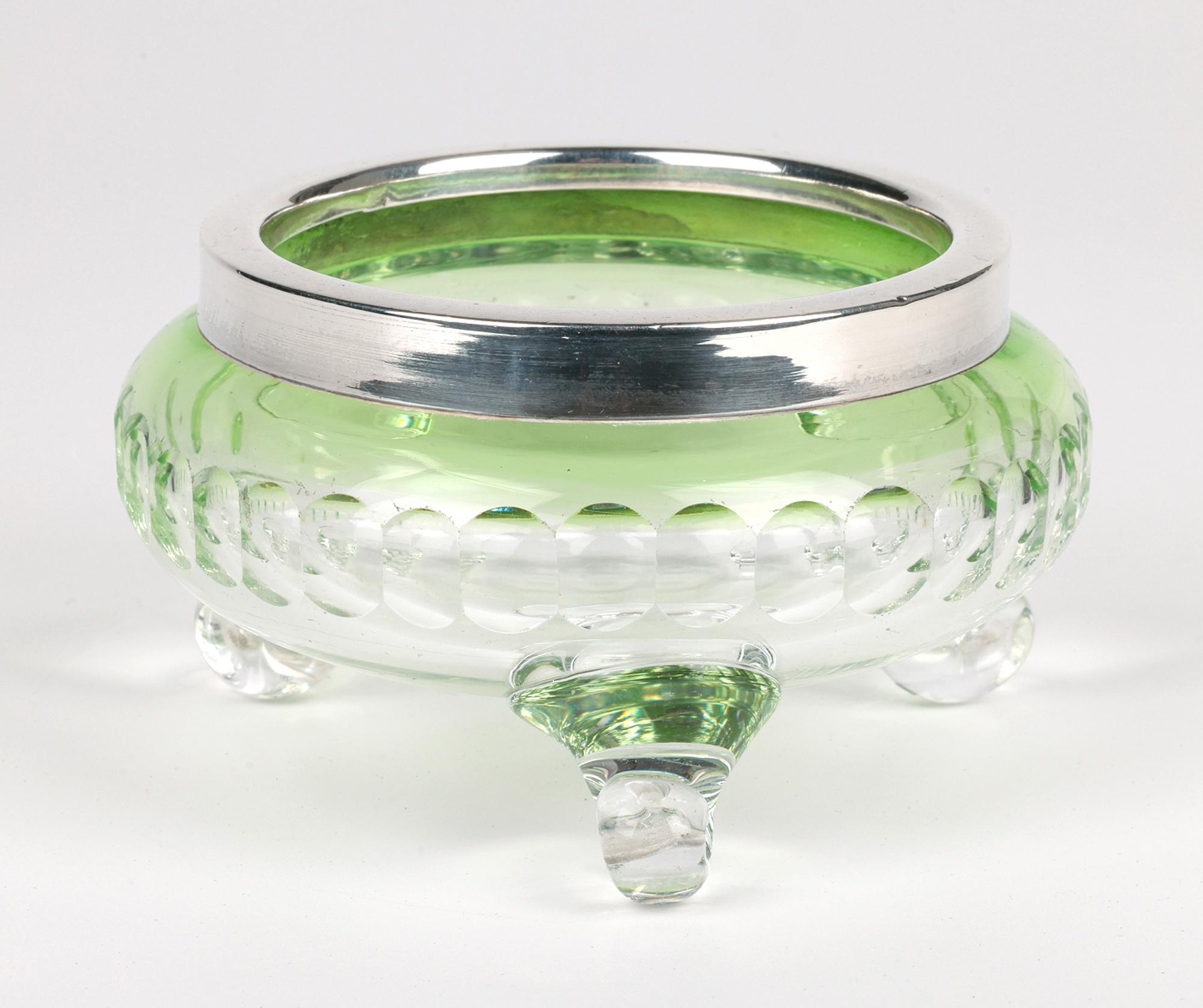 Cuenco inglés Art Nouveau de calidad con pie de cristal tintado montado en plata en venta 2