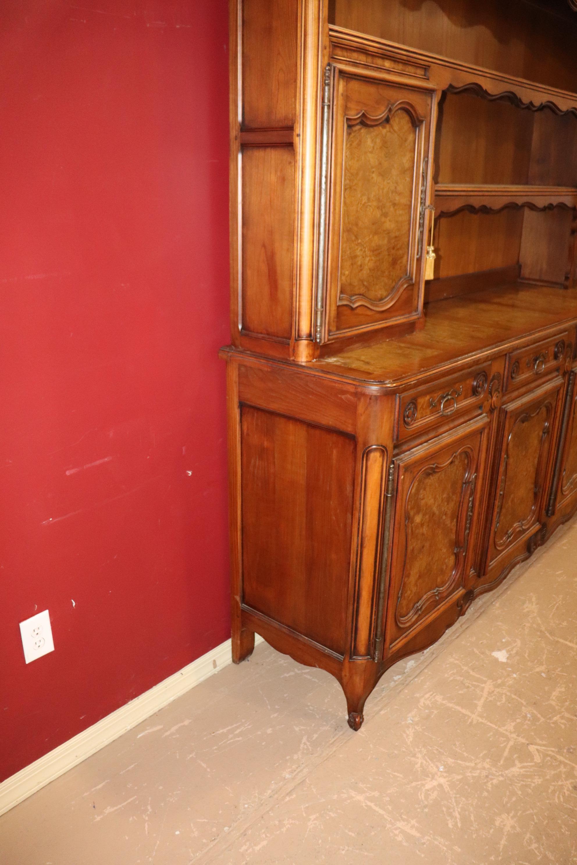 Mid-20th Century Quality Burled Walnut French Country Louis XV Breakfront China Cabinet