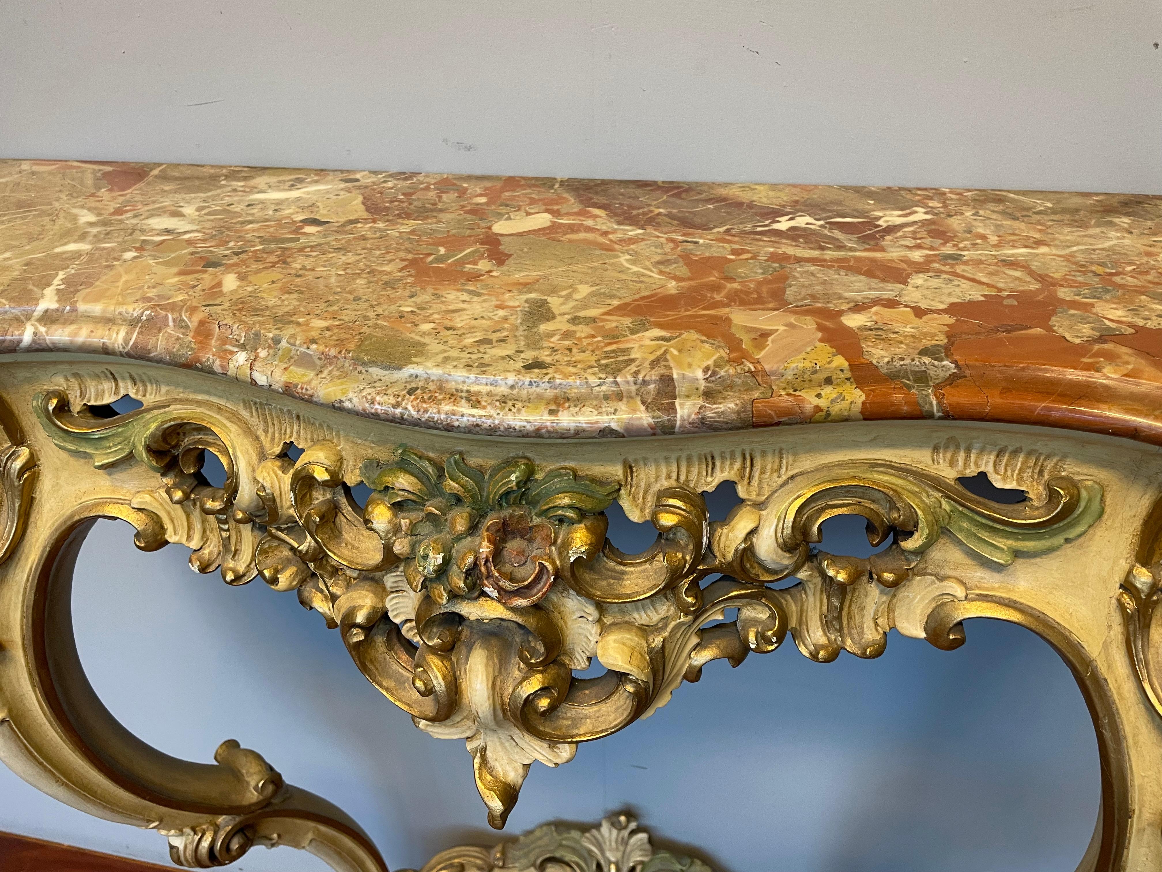 20th Century Quality Carved Wooden Side Table w. Painted Floral Sculptures & Mint Marble Top For Sale