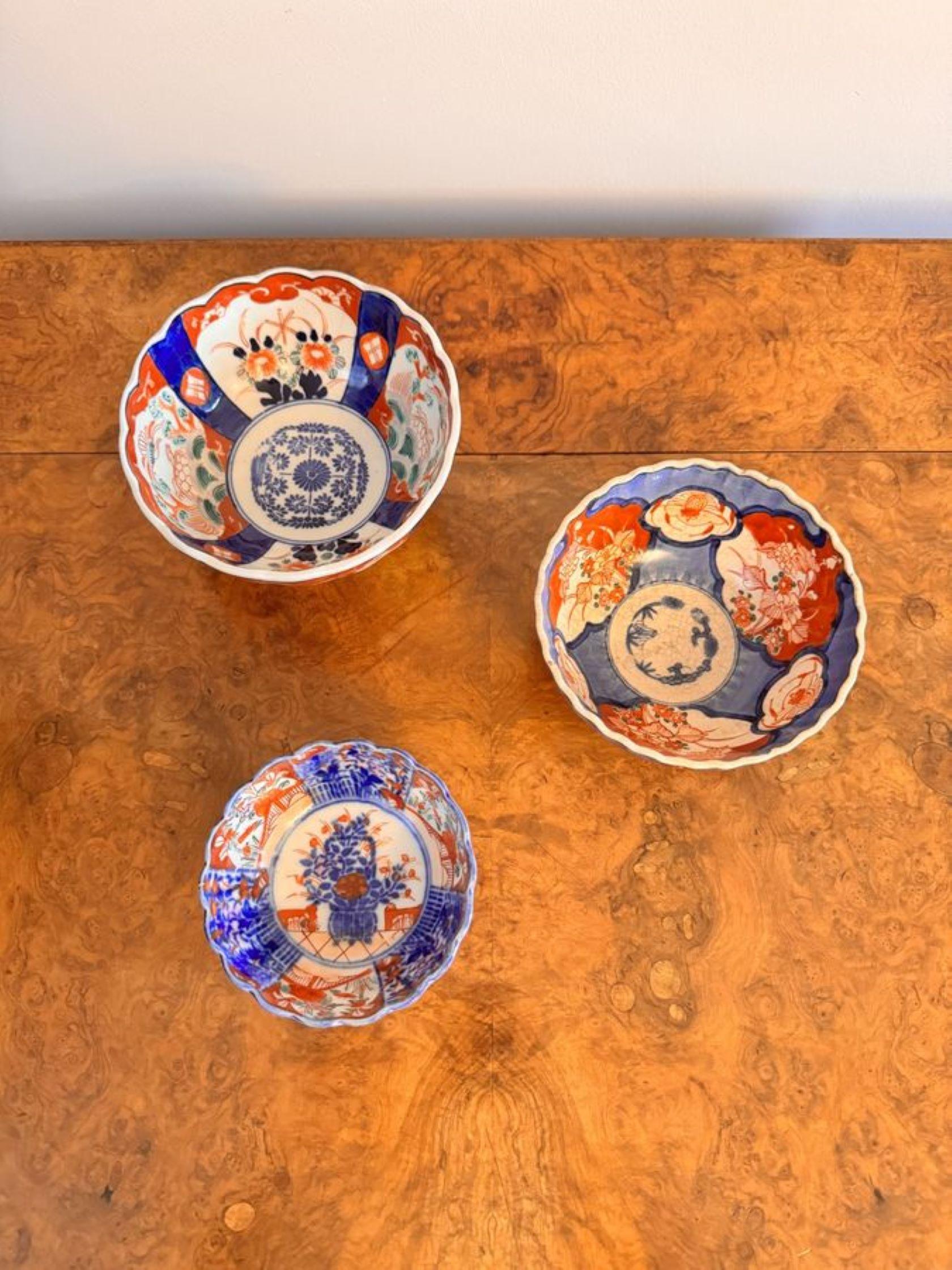 Quality collection of five antique Japanese imari bowls  In Good Condition For Sale In Ipswich, GB