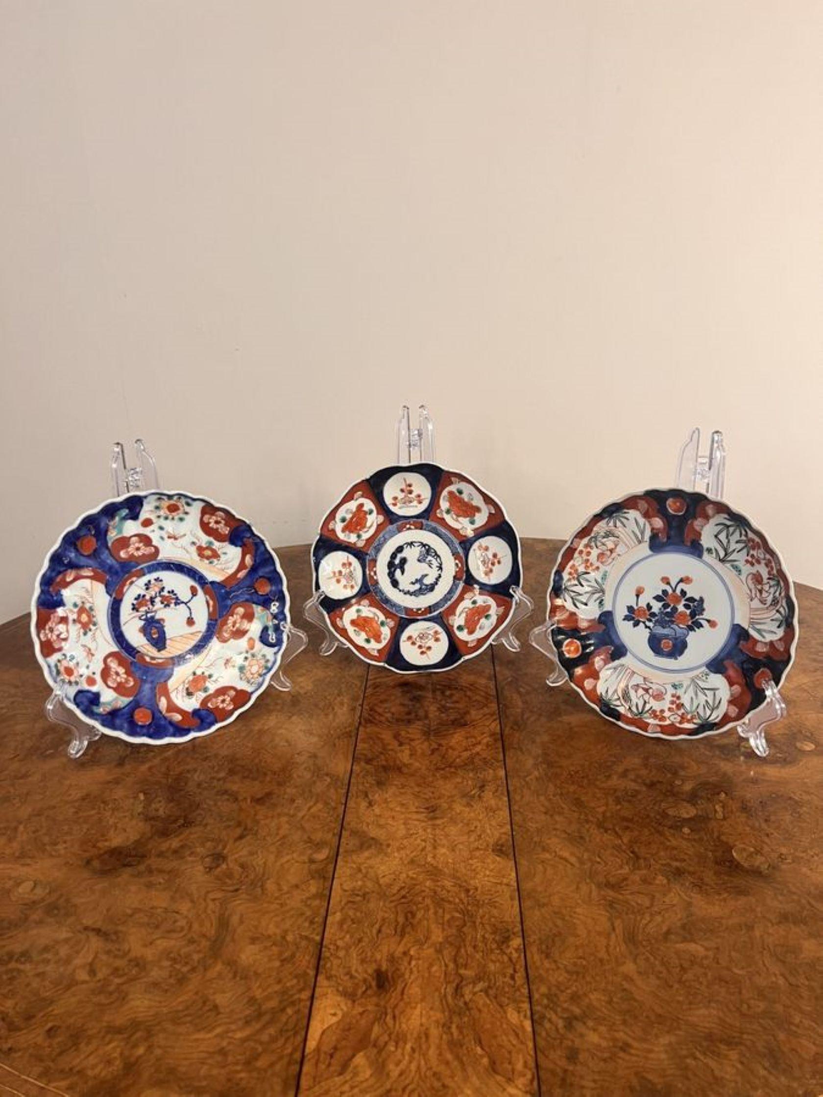Quality collection of five antique Japanese imari plates In Good Condition For Sale In Ipswich, GB