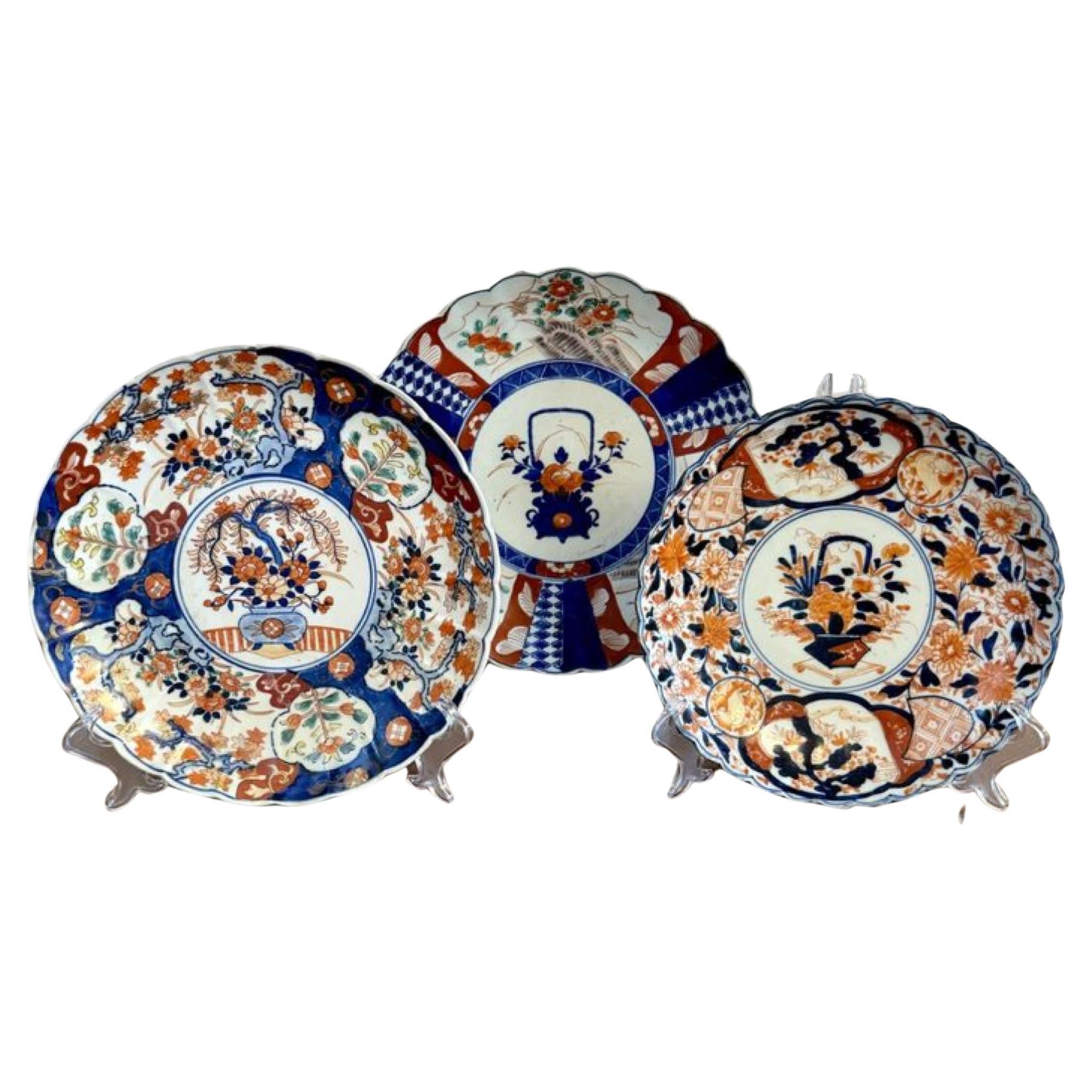 Quality collection of three large antique Japanese imari plates  For Sale