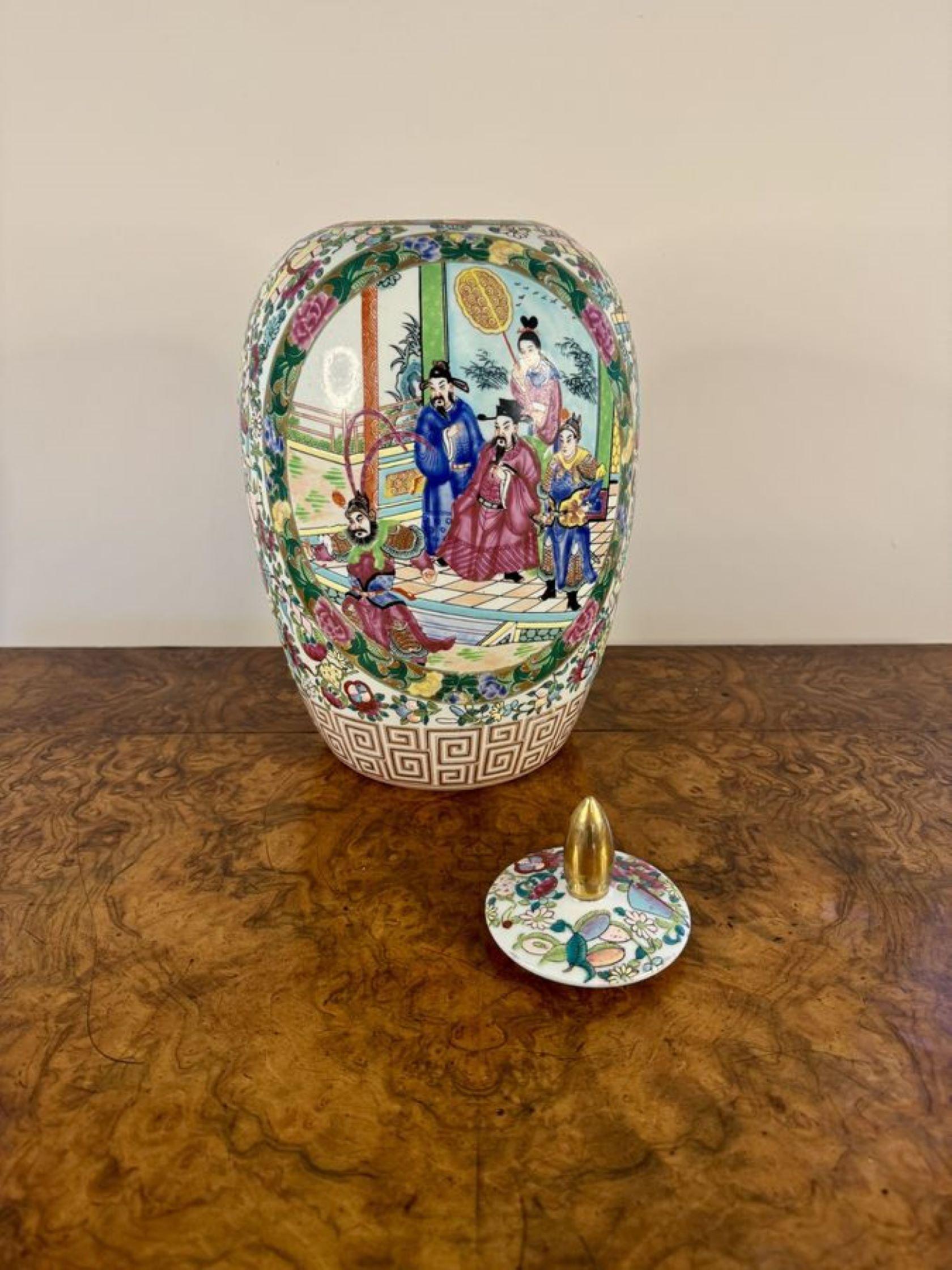 Quality early 20th Century Chinese famille rose vase and cover For Sale 1