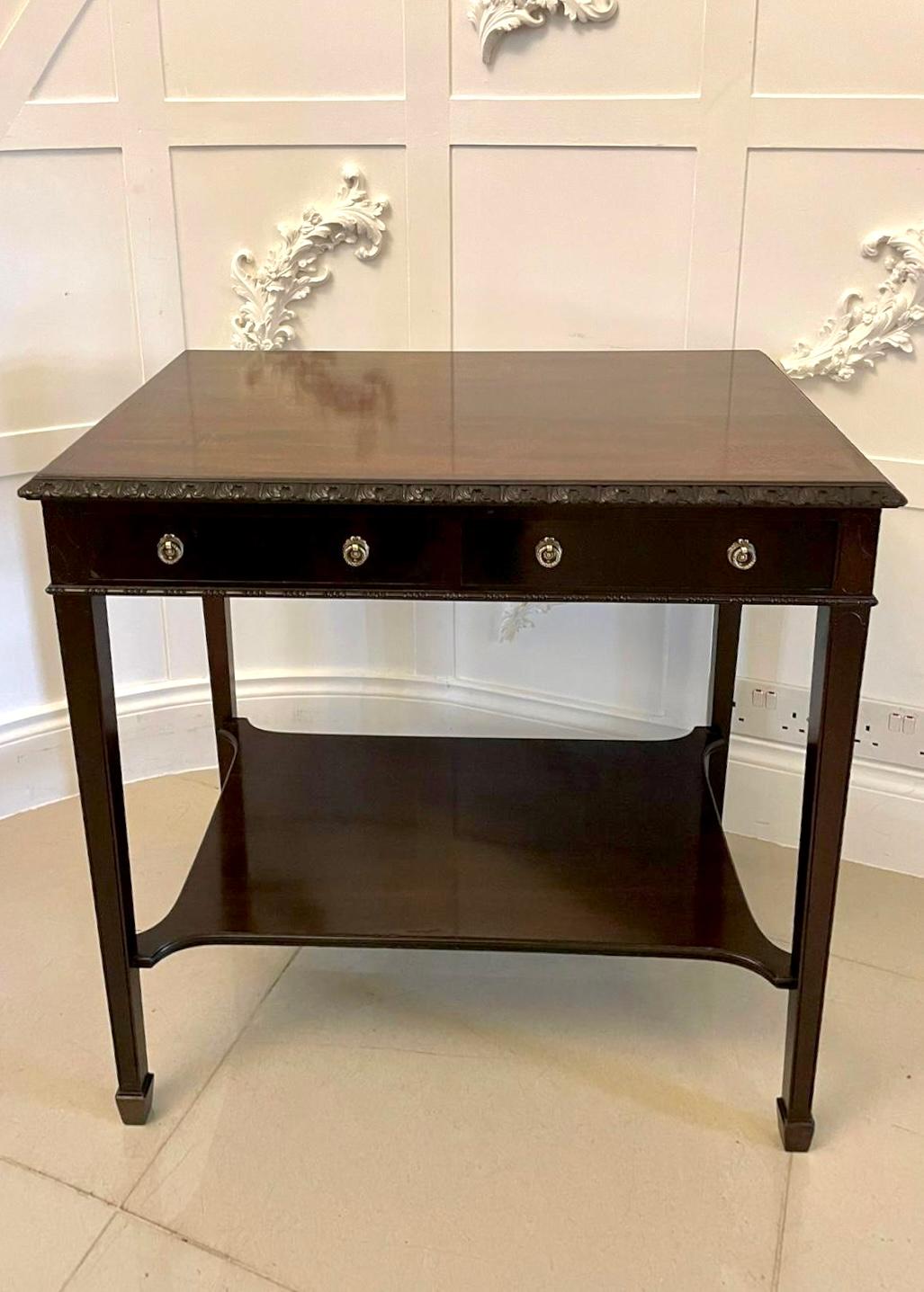Quality Edwardian Mahogany Free Standing Side/Lamp Table For Sale 4