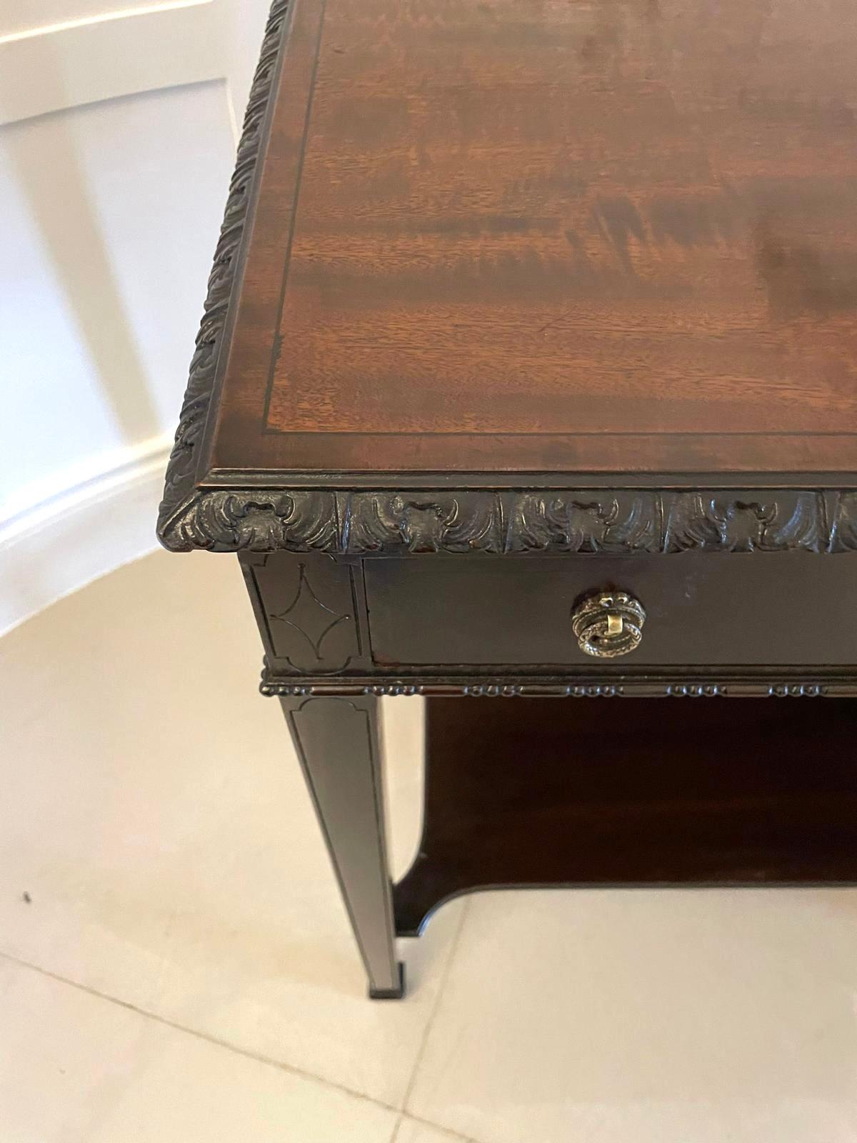 Quality Edwardian Mahogany Free Standing Side/Lamp Table For Sale 2