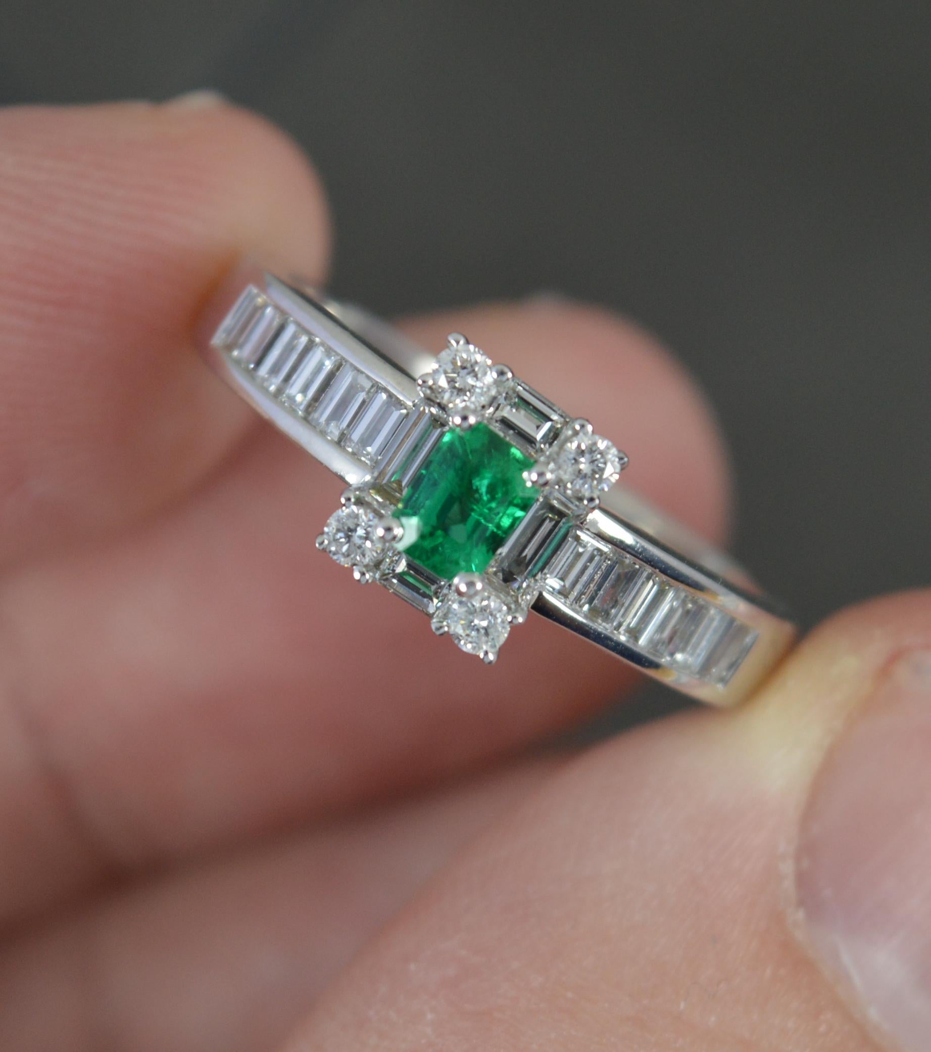 Quality Emerald and VS Diamond 18ct White Gold Engagement Cluster Ring For Sale 1