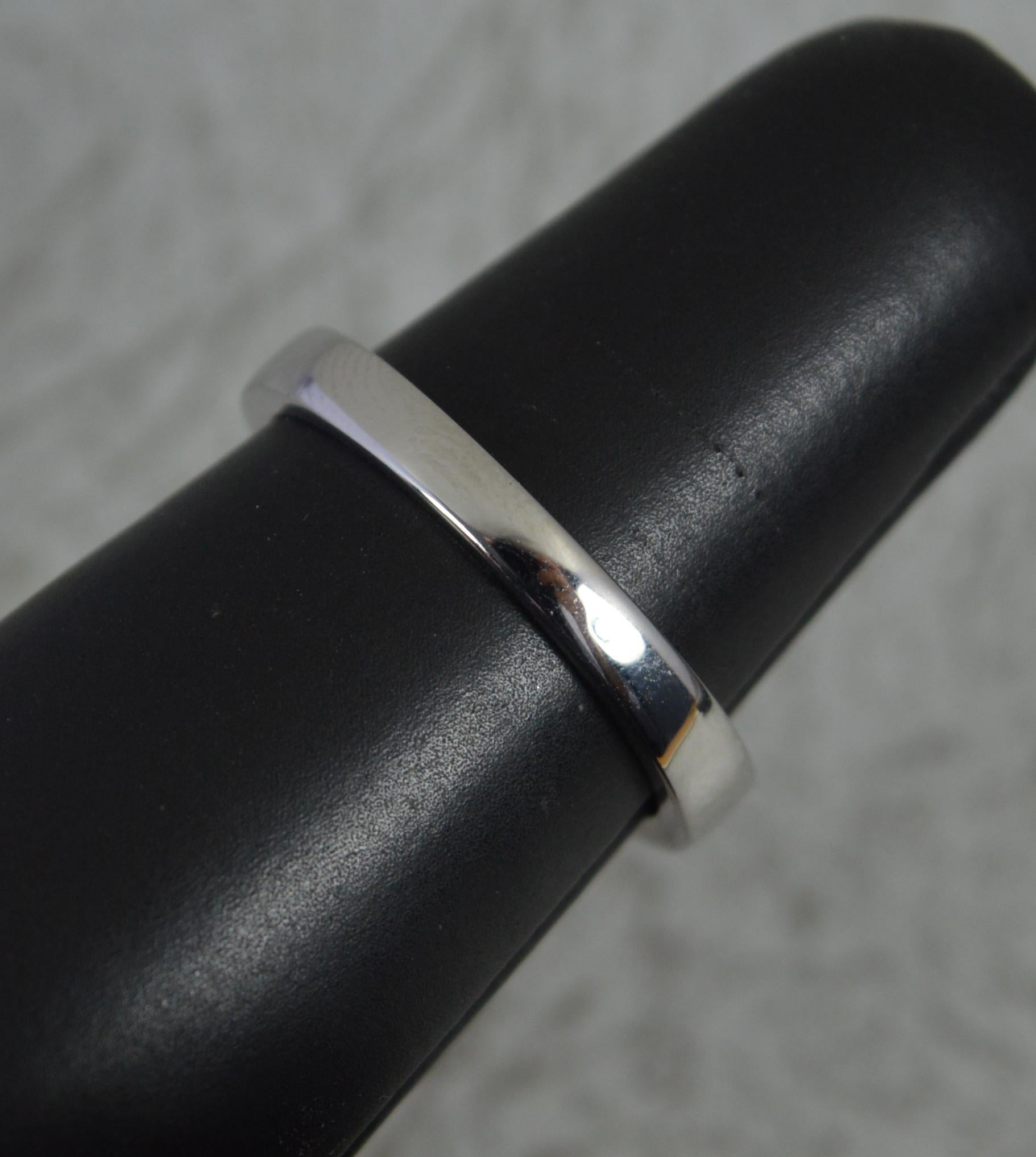 Qualität Smaragd und VS Diamant 18ct Weißgold Verlobungs-Cluster-Ring im Angebot 3