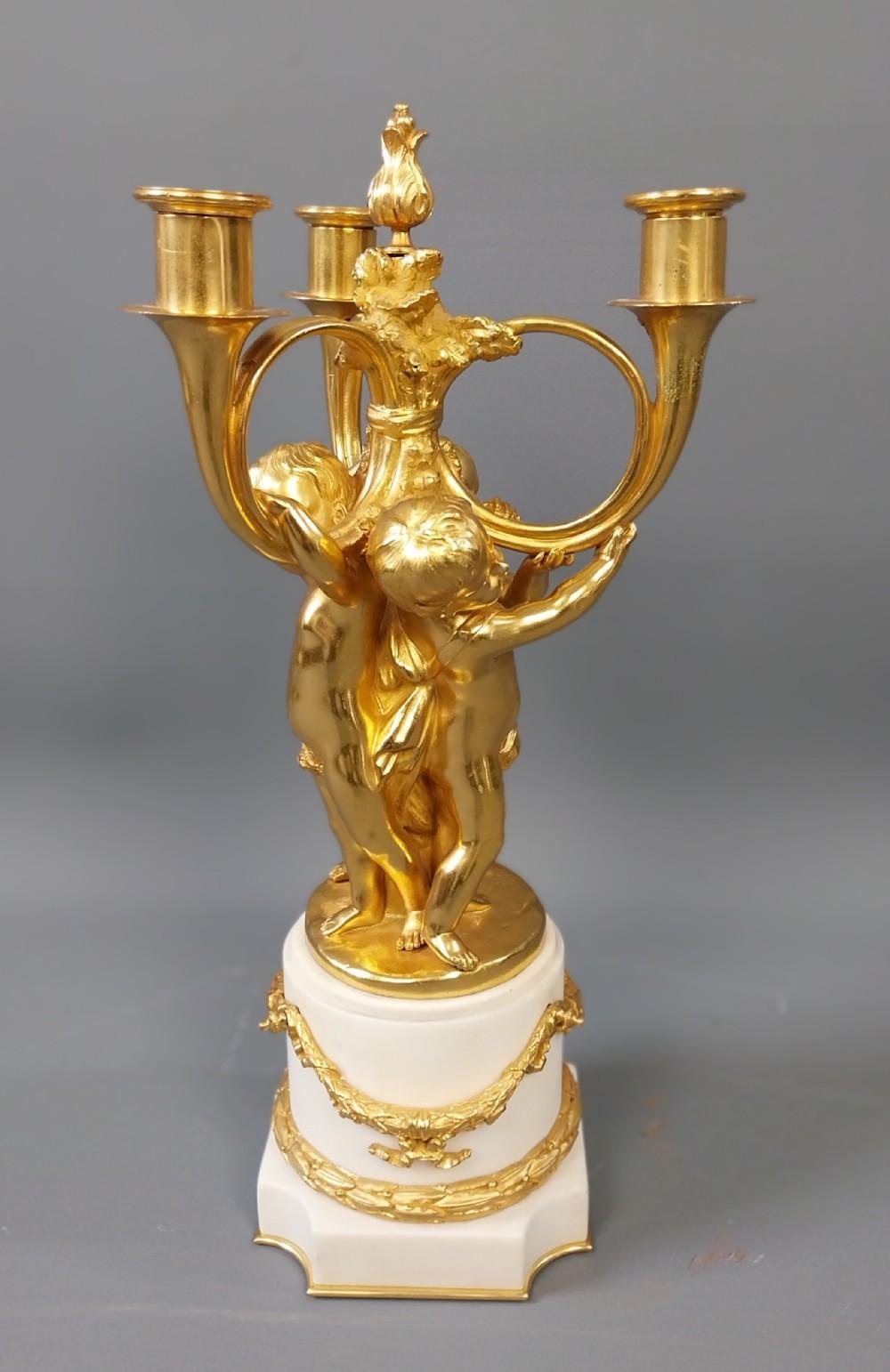 Luigi XVI Candelabro Cherubino in bronzo dorato in vendita